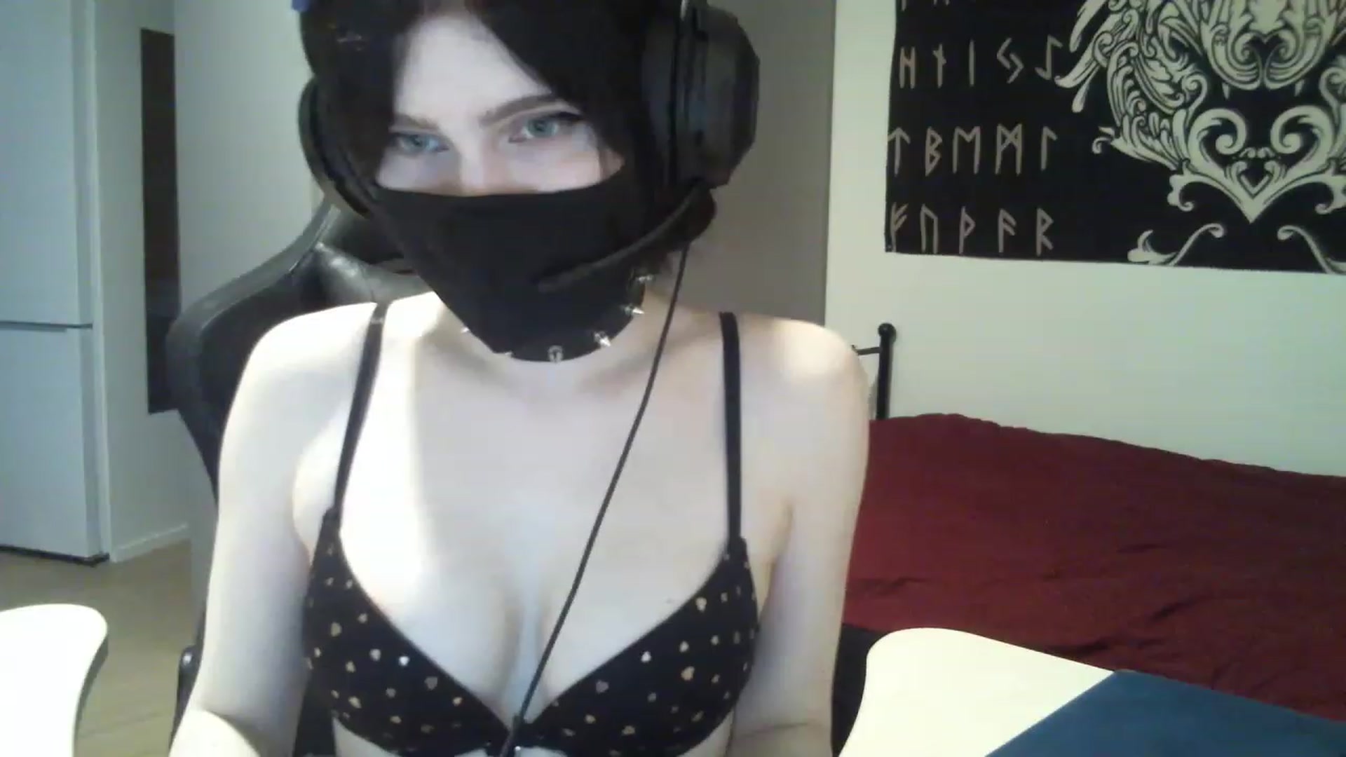 Gallery image thumbnail from MilenaHardy's myfreecams stream on, 11/14/2022, 13:59 image 15 of 20
