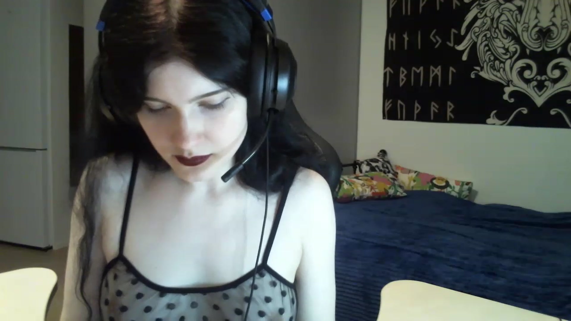 Gallery image thumbnail from MilenaHardy's myfreecams stream on, 11/16/2022, 14:15 image 18 of 20