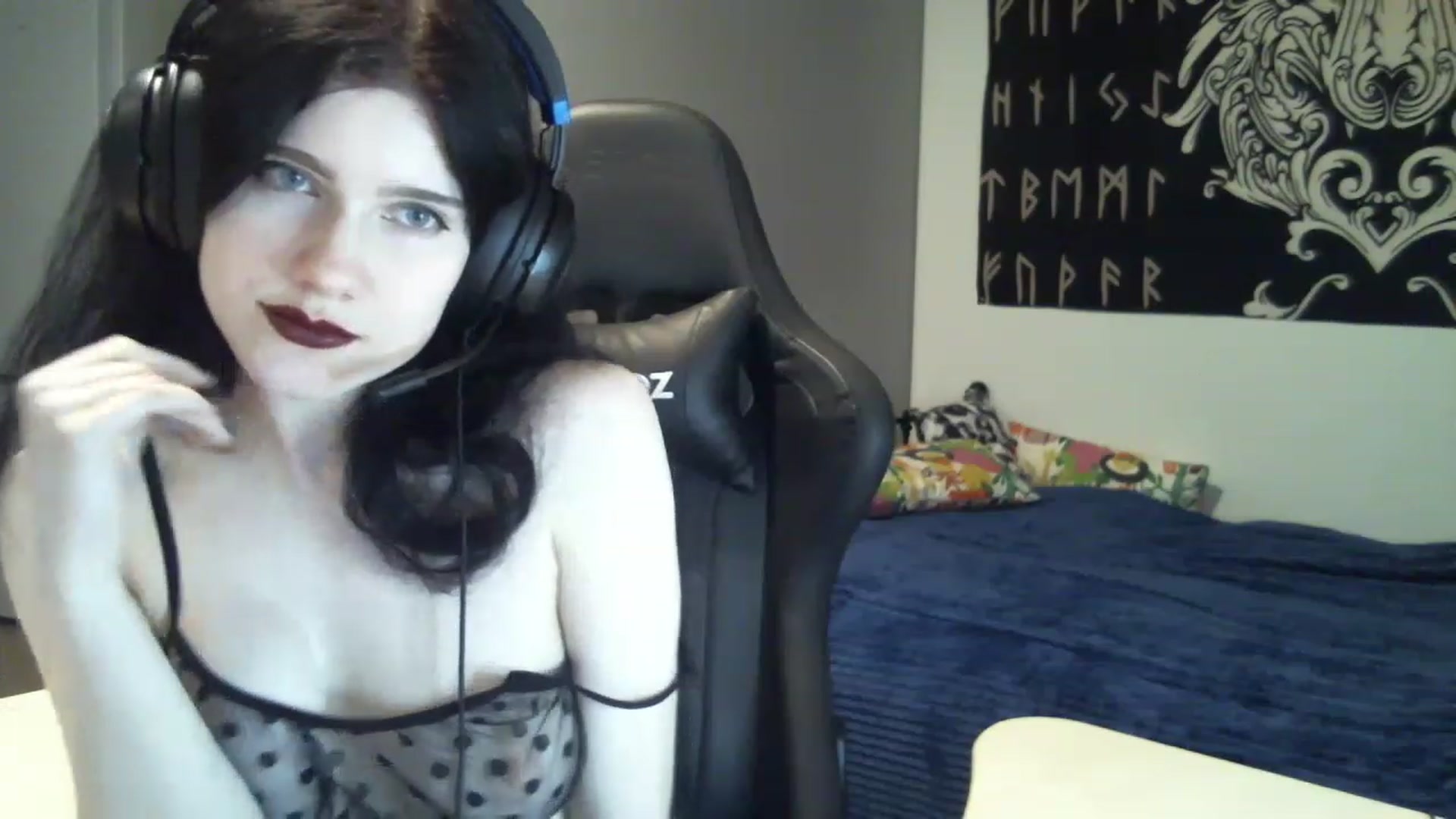 Gallery image thumbnail from MilenaHardy's myfreecams stream on, 11/16/2022, 14:15 image 14 of 20