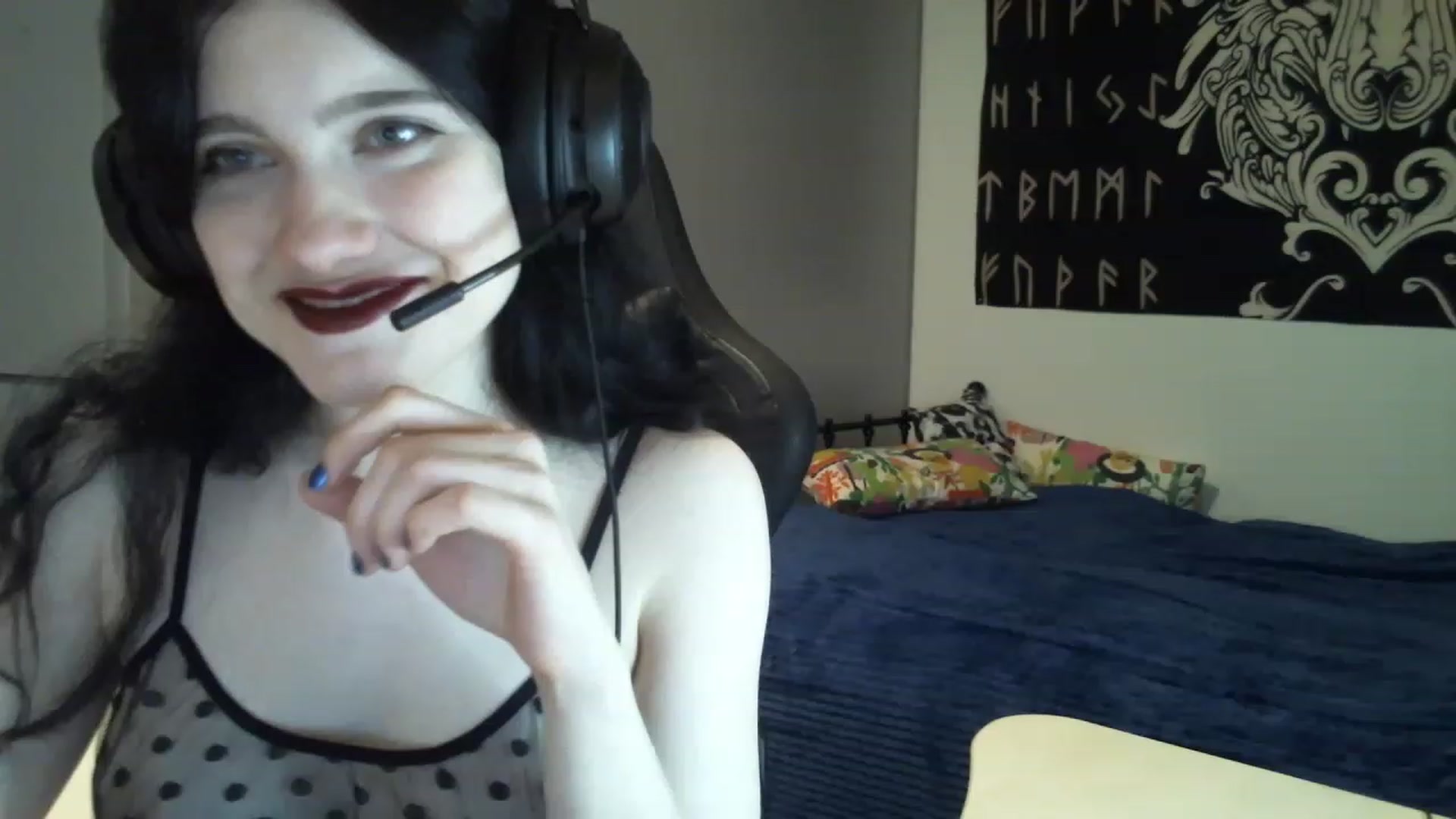Gallery image thumbnail from MilenaHardy's myfreecams stream on, 11/16/2022, 14:15 image 1 of 20