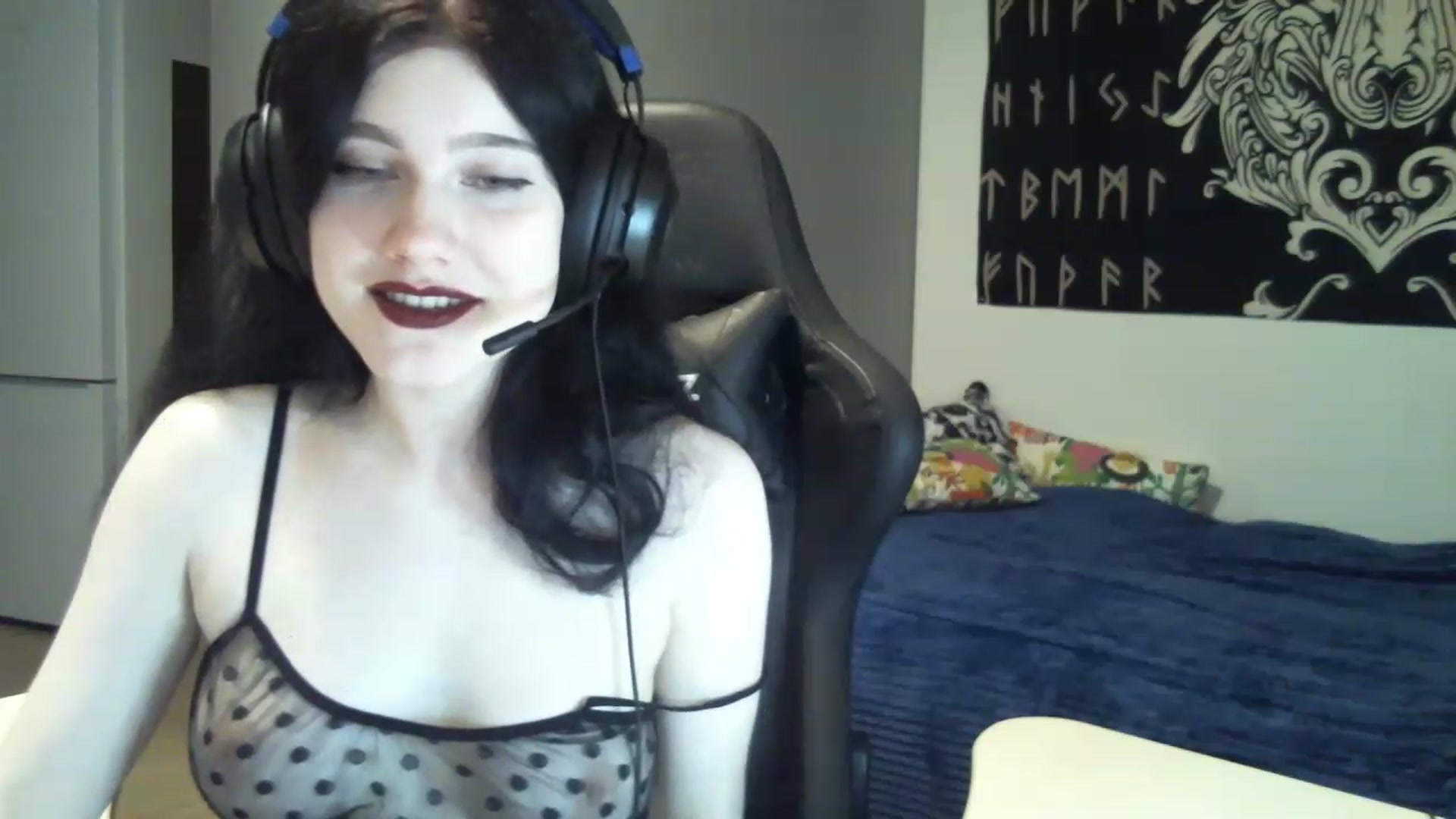 Gallery image thumbnail from MilenaHardy's myfreecams stream on, 11/16/2022, 14:15 image 13 of 20