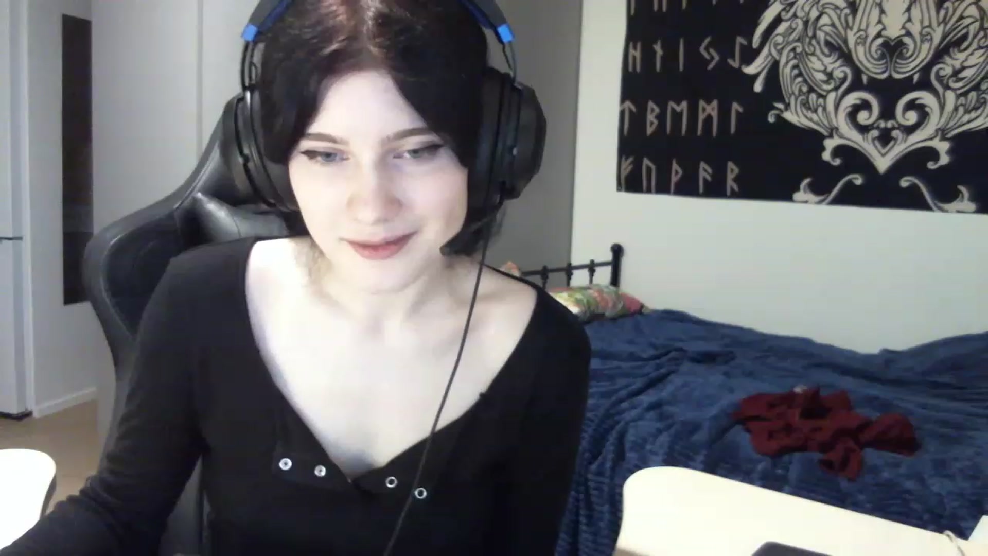 Gallery image thumbnail from MilenaHardy's myfreecams stream on, 11/17/2022, 14:21 image 13 of 20