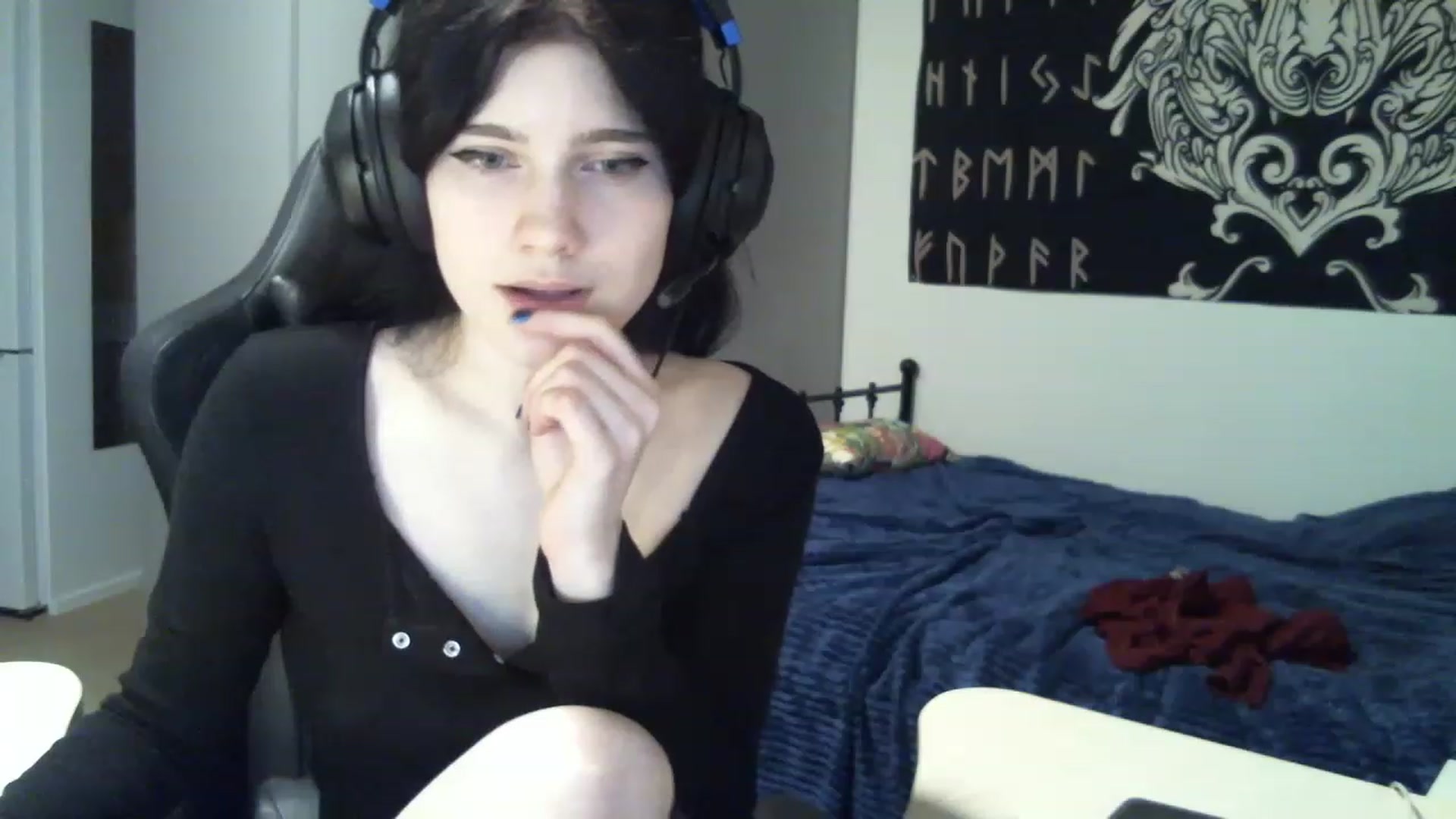 Gallery image thumbnail from MilenaHardy's myfreecams stream on, 11/17/2022, 14:21 image 19 of 20