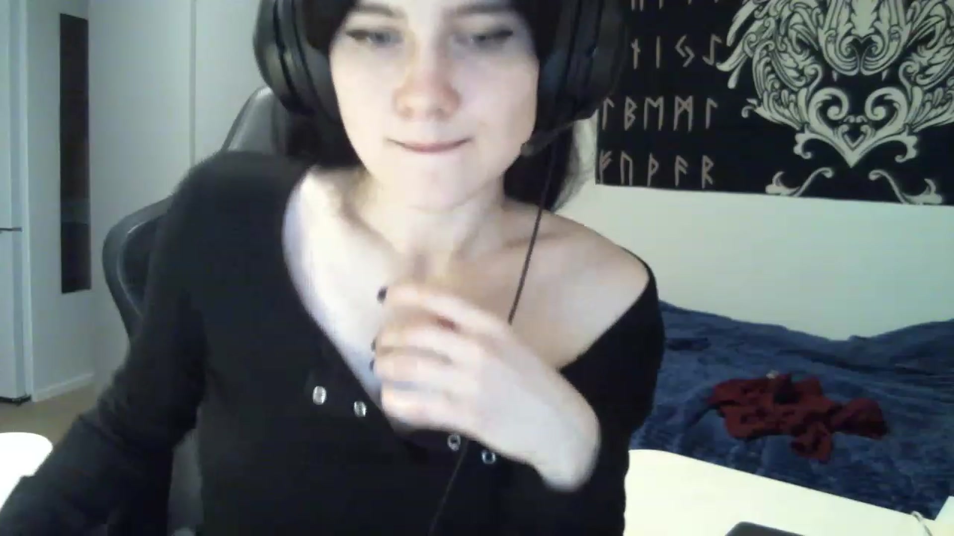 Gallery image thumbnail from MilenaHardy's myfreecams stream on, 11/17/2022, 14:21 image 16 of 20
