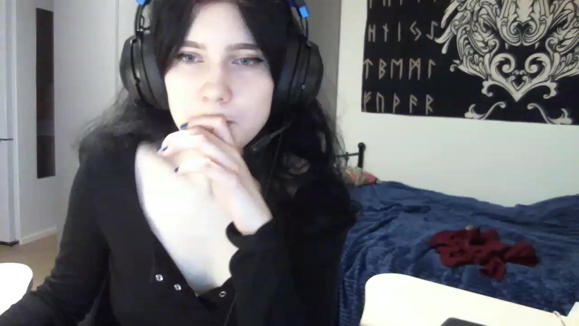 Gallery image thumbnail from MilenaHardy's myfreecams stream on, 11/17/2022, 14:21 image 1 of 20