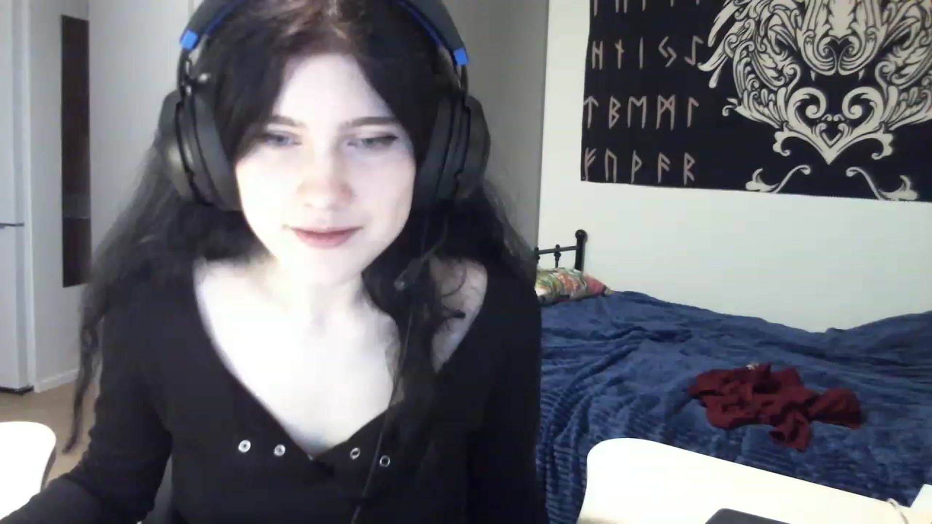 Gallery image thumbnail from MilenaHardy's myfreecams stream on, 11/17/2022, 14:21 image 5 of 20