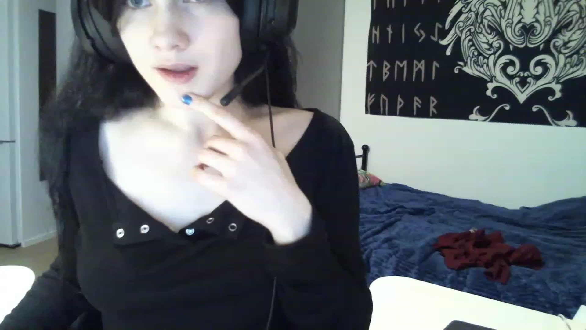 Gallery image thumbnail from MilenaHardy's myfreecams stream on, 11/17/2022, 14:21 image 10 of 20