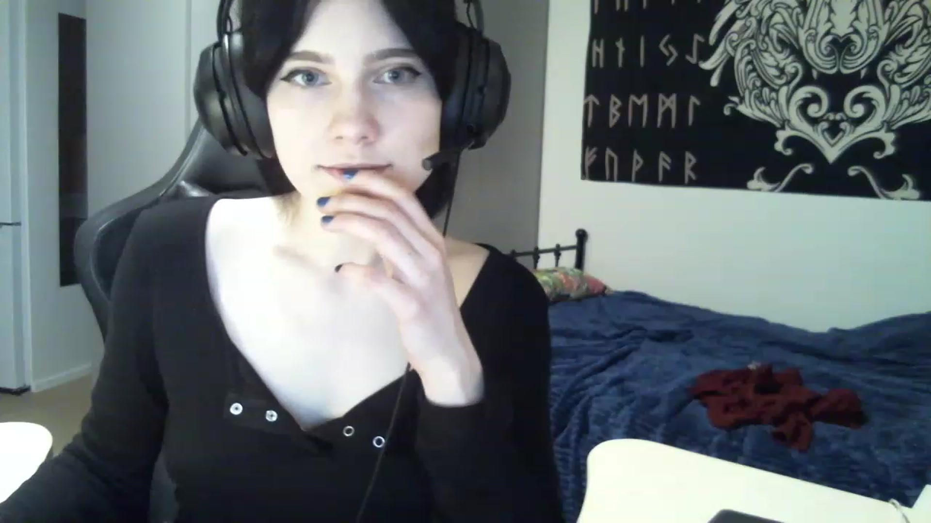 Gallery image thumbnail from MilenaHardy's myfreecams stream on, 11/17/2022, 14:21 image 12 of 20