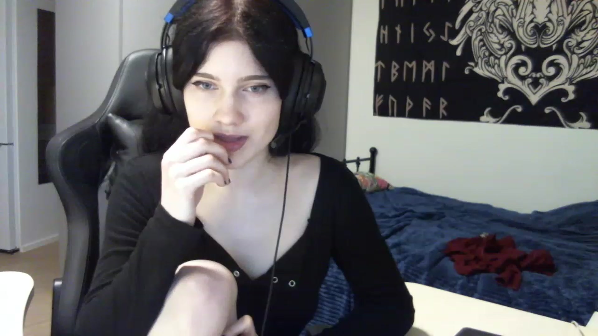 Gallery image thumbnail from MilenaHardy's myfreecams stream on, 11/17/2022, 14:21 image 20 of 20