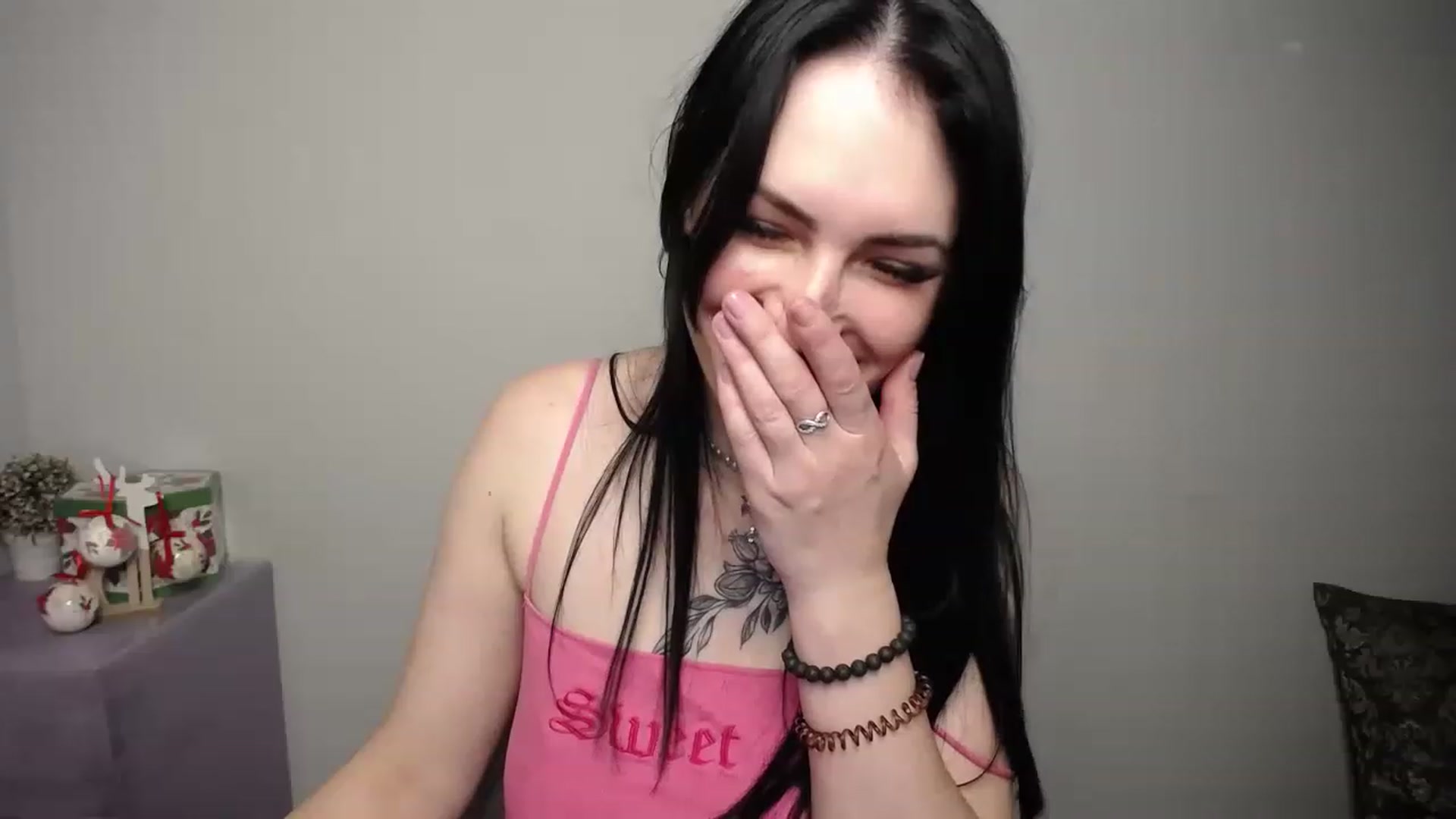Gallery image thumbnail from MilenaXo_'s myfreecams stream on, 12/25/2022, 23:39 image 7 of 20