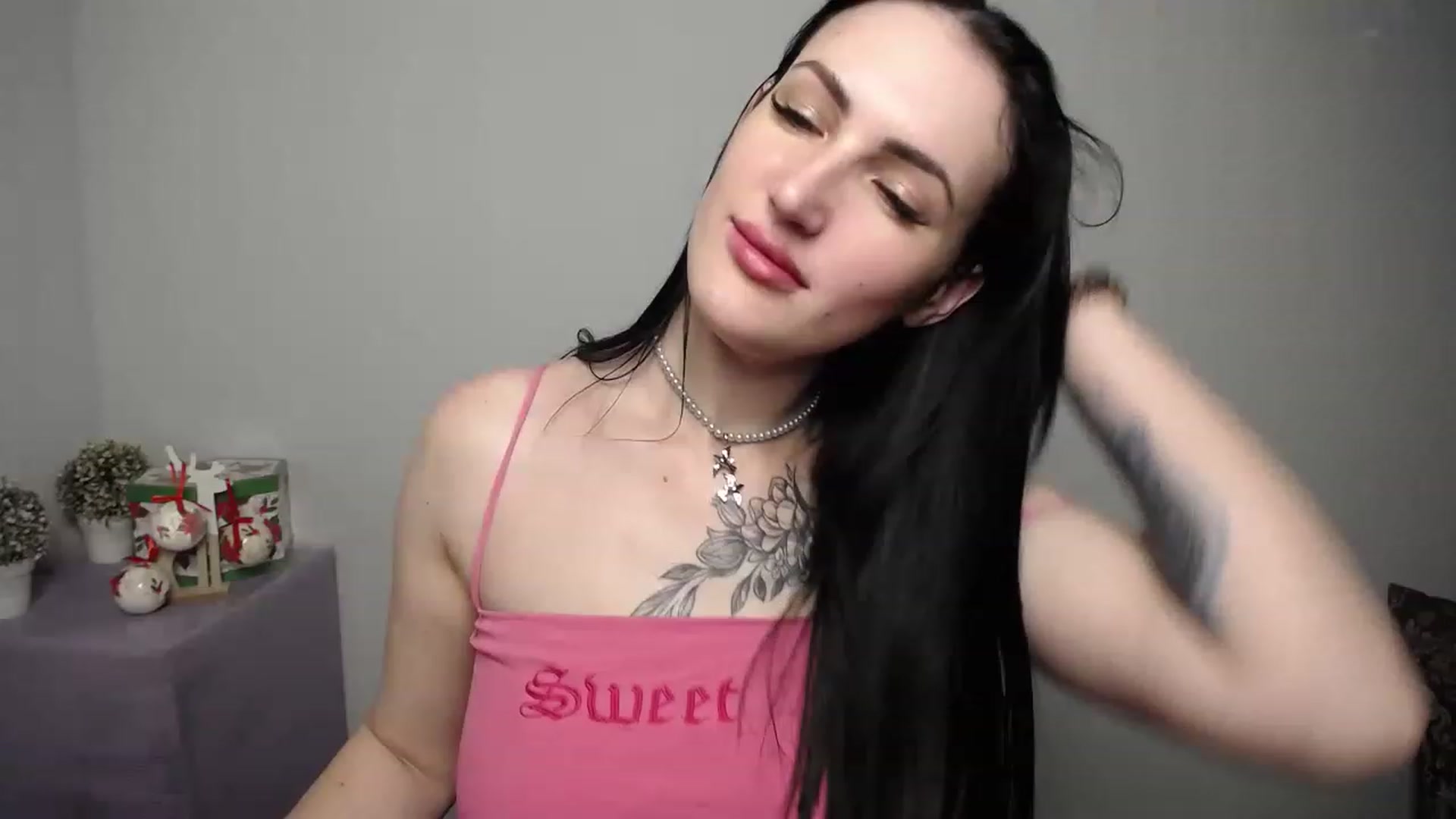 Gallery image thumbnail from MilenaXo_'s myfreecams stream on, 12/26/2022, 02:41 image 4 of 20