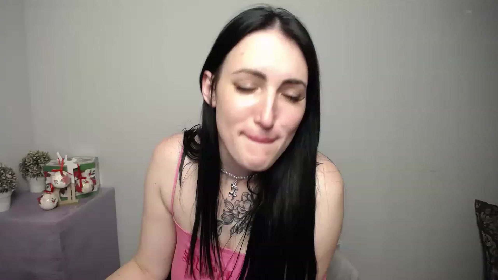 Gallery image thumbnail from MilenaXo_'s myfreecams stream on, 12/26/2022, 02:41 image 3 of 20