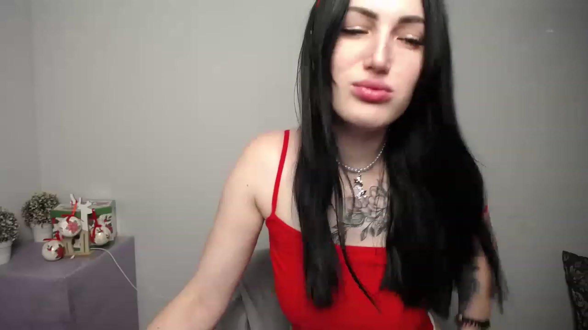 Gallery image thumbnail from MilenaXo_'s myfreecams stream on, 12/26/2022, 22:11 image 3 of 20