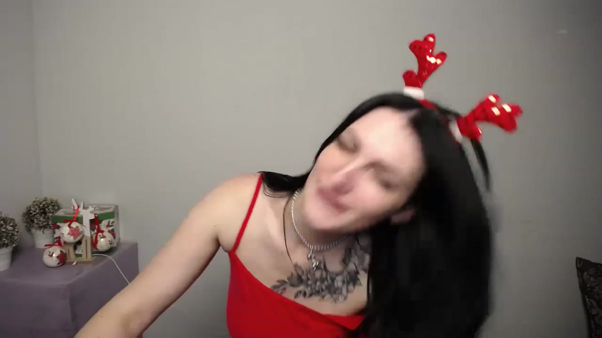 Gallery image thumbnail from MilenaXo_'s myfreecams stream on, 12/26/2022, 22:11 image 4 of 20