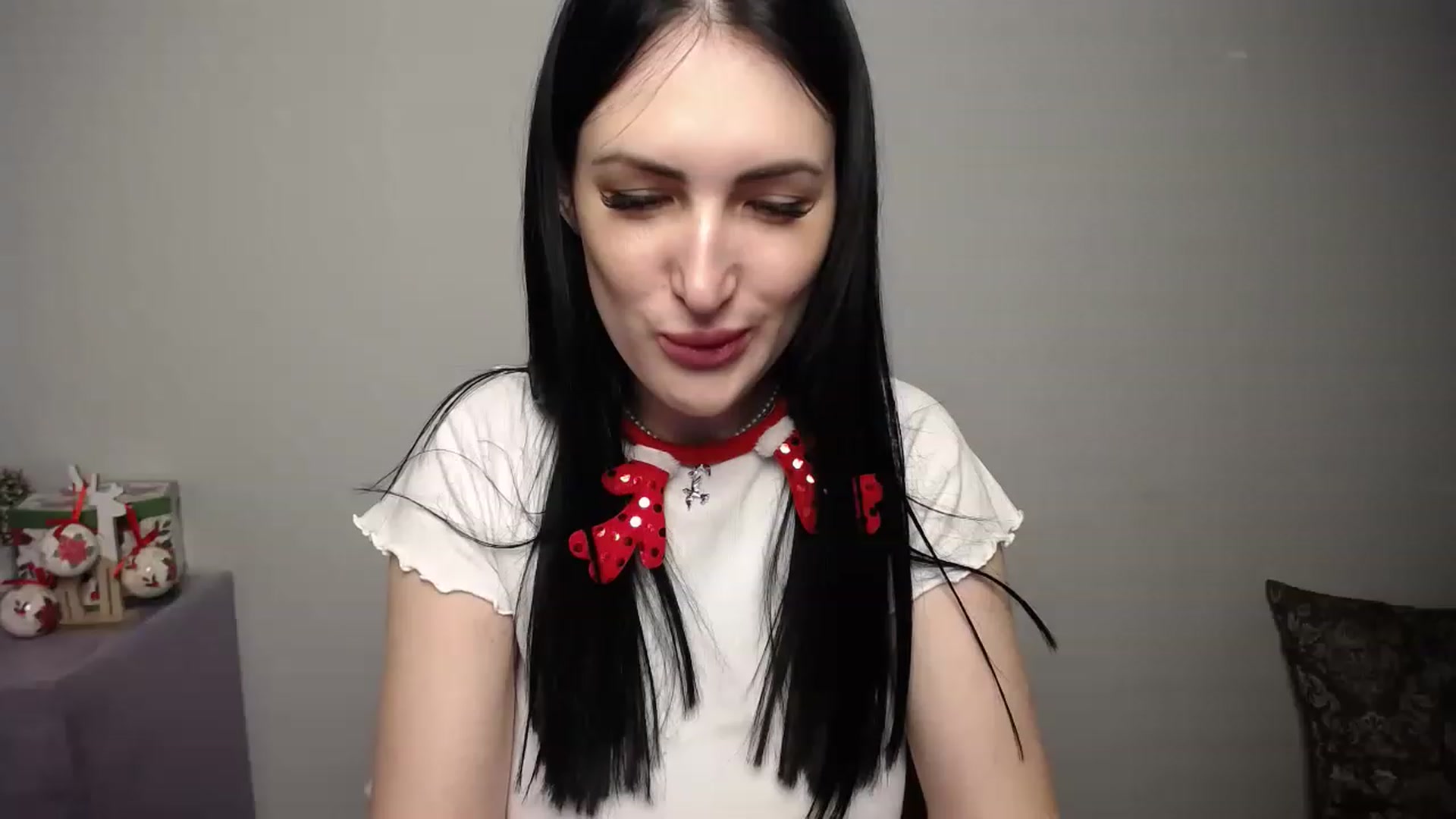 Gallery image thumbnail from MilenaXo_'s myfreecams stream on, 12/30/2022, 22:03 image 3 of 20