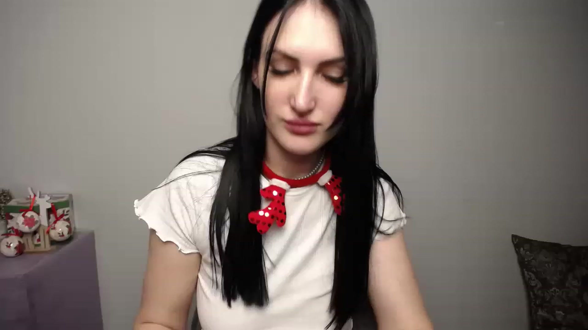 Gallery image thumbnail from MilenaXo_'s myfreecams stream on, 12/30/2022, 22:03 image 17 of 20