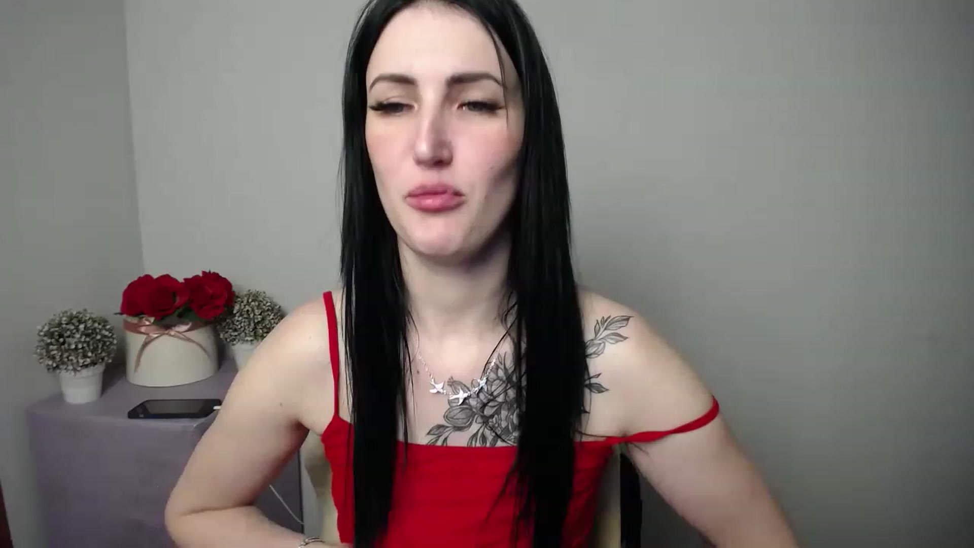 Gallery image thumbnail from MilenaXo_'s myfreecams stream on, 02/12/2023, 23:37 image 8 of 20