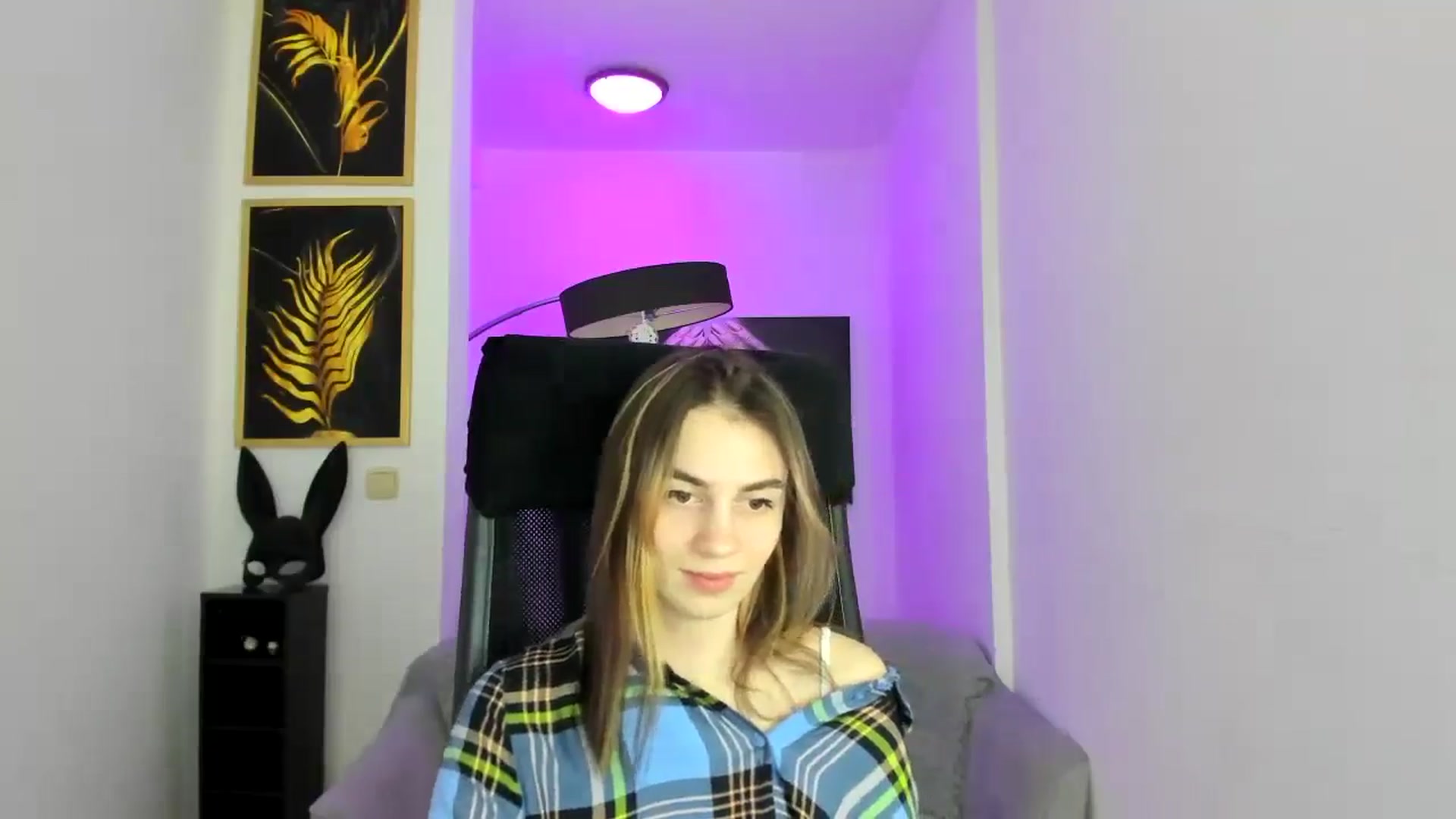 Gallery image thumbnail from MileyBee's myfreecams stream on, 12/26/2024, 15:15 image 20 of 20