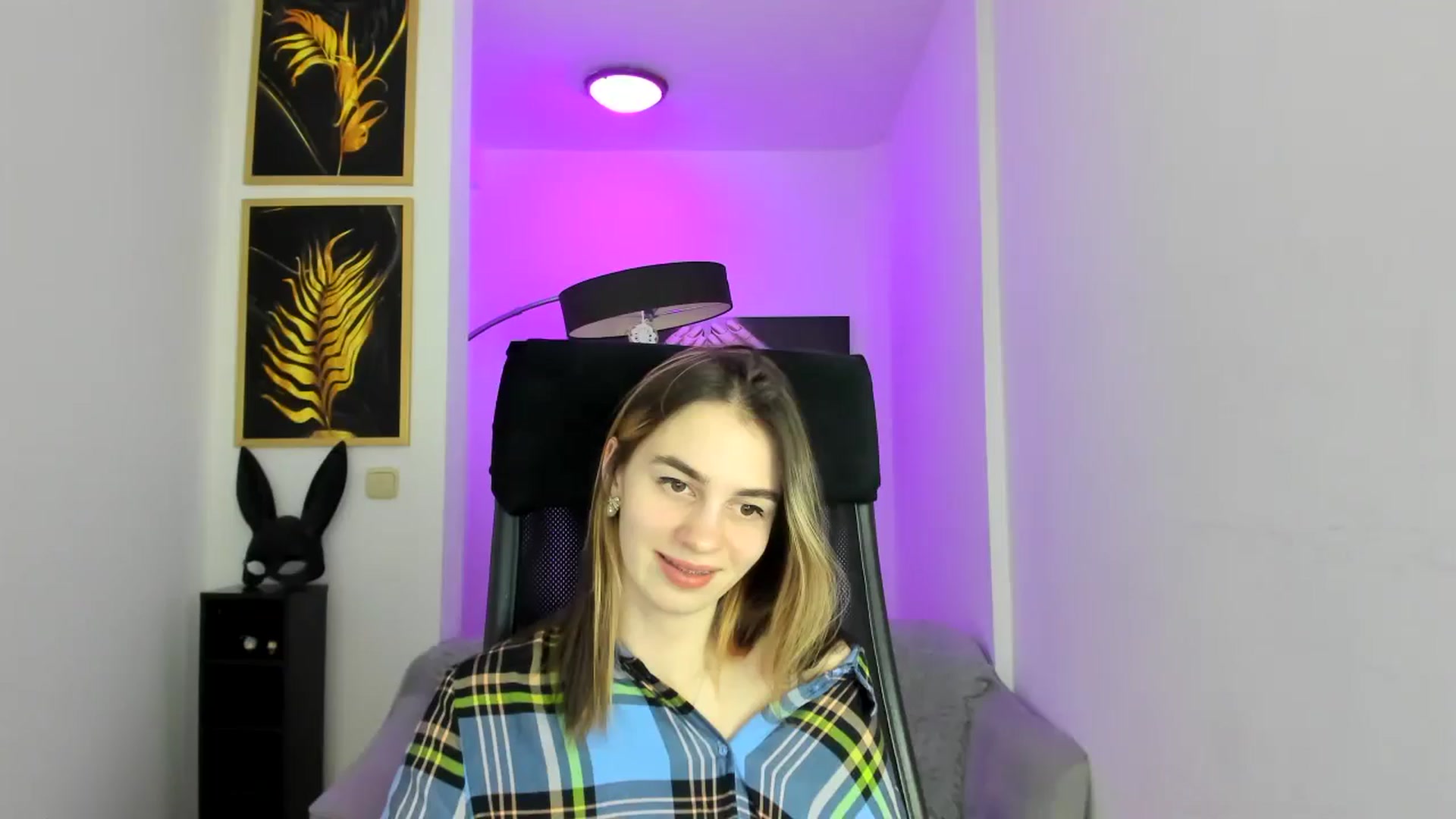 Gallery image thumbnail from MileyBee's myfreecams stream on, 12/26/2024, 15:15 image 13 of 20