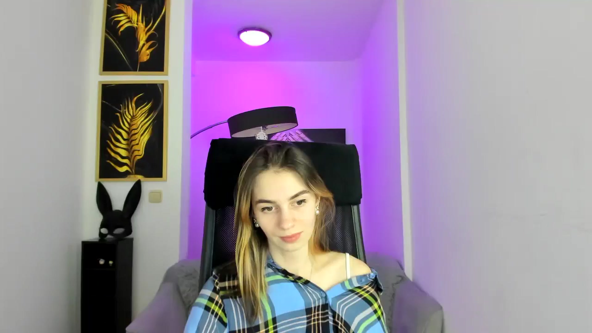 Gallery image thumbnail from MileyBee's myfreecams stream on, 12/26/2024, 15:15 image 14 of 20