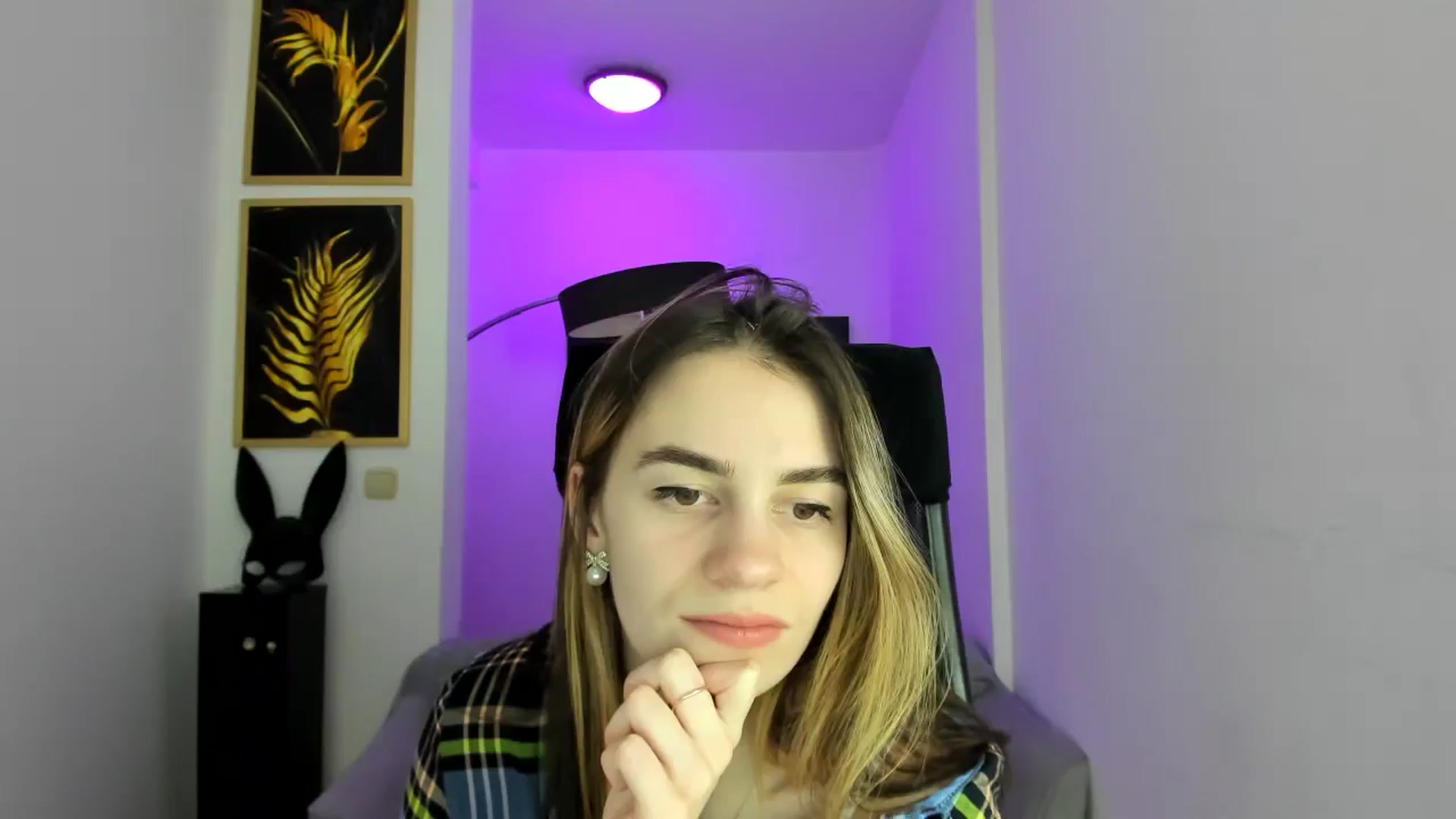 Gallery image thumbnail from MileyBee's myfreecams stream on, 12/26/2024, 15:15 image 12 of 20