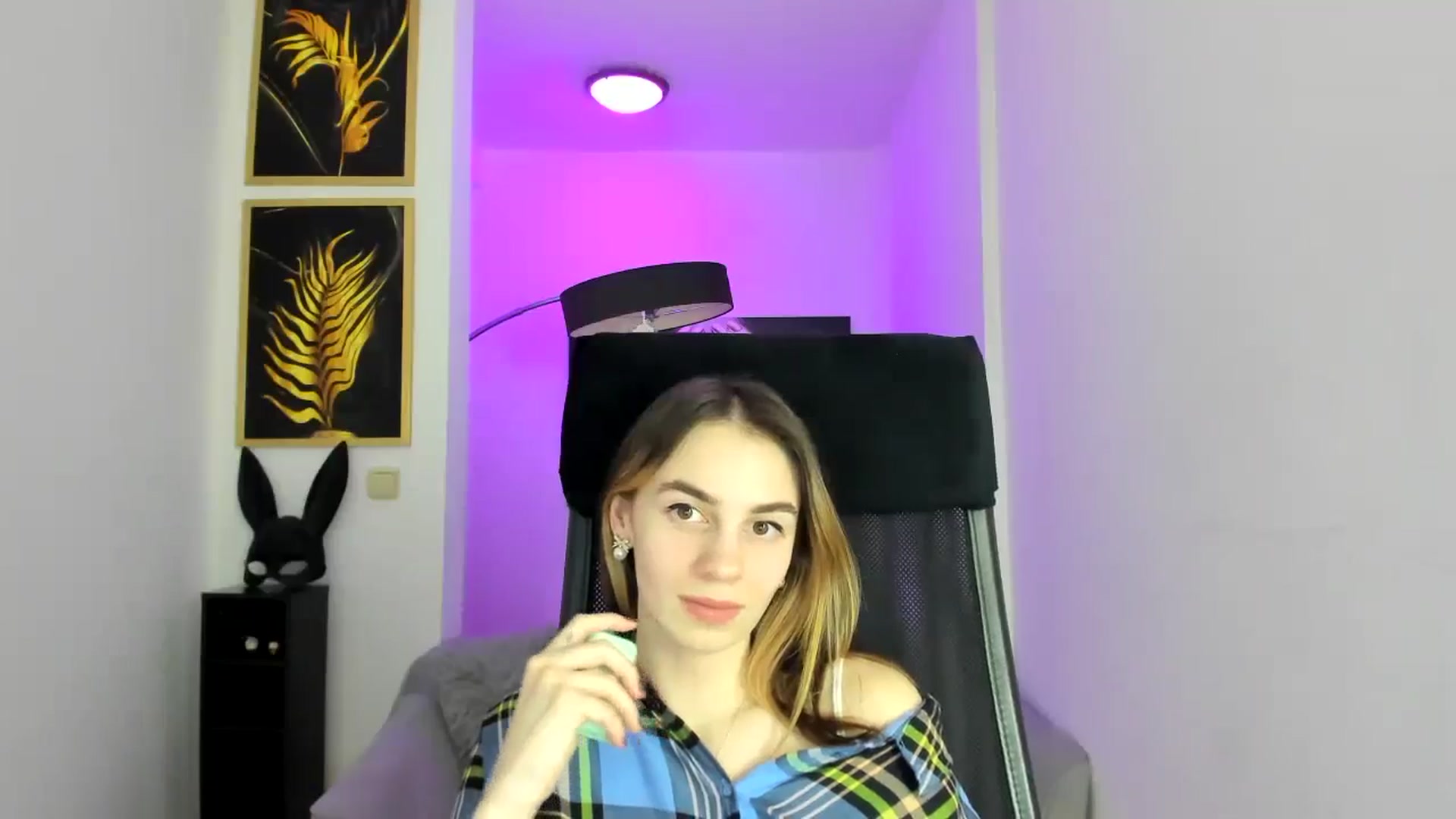 Gallery image thumbnail from MileyBee's myfreecams stream on, 12/26/2024, 16:02 image 18 of 20