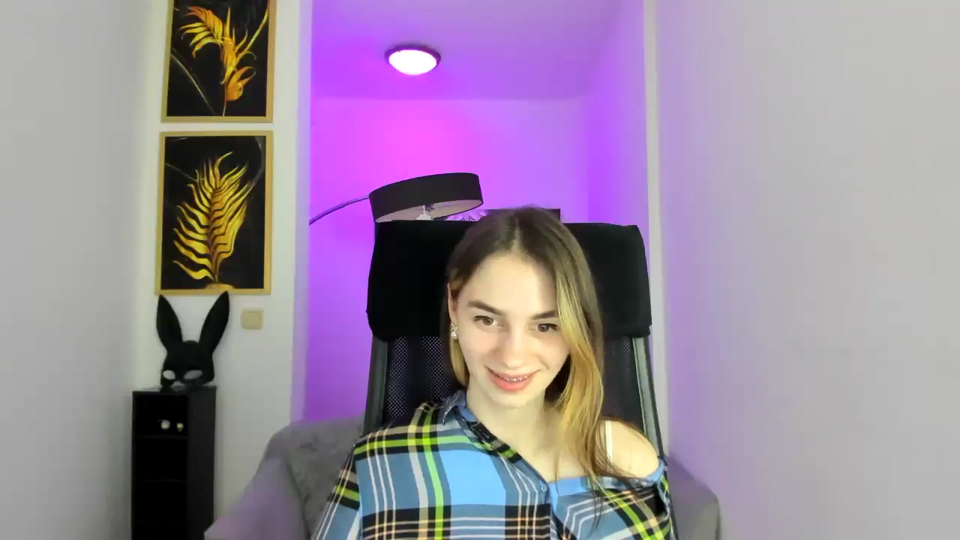 Gallery image thumbnail from MileyBee's myfreecams stream on, 12/26/2024, 16:02 image 19 of 20