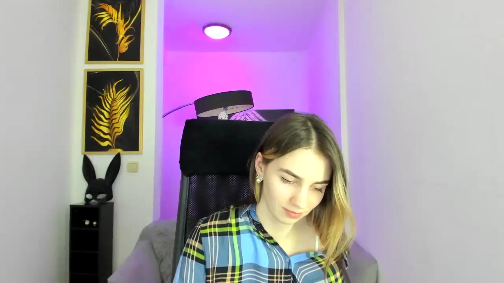 Gallery image thumbnail from MileyBee's myfreecams stream on, 12/26/2024, 16:02 image 9 of 20