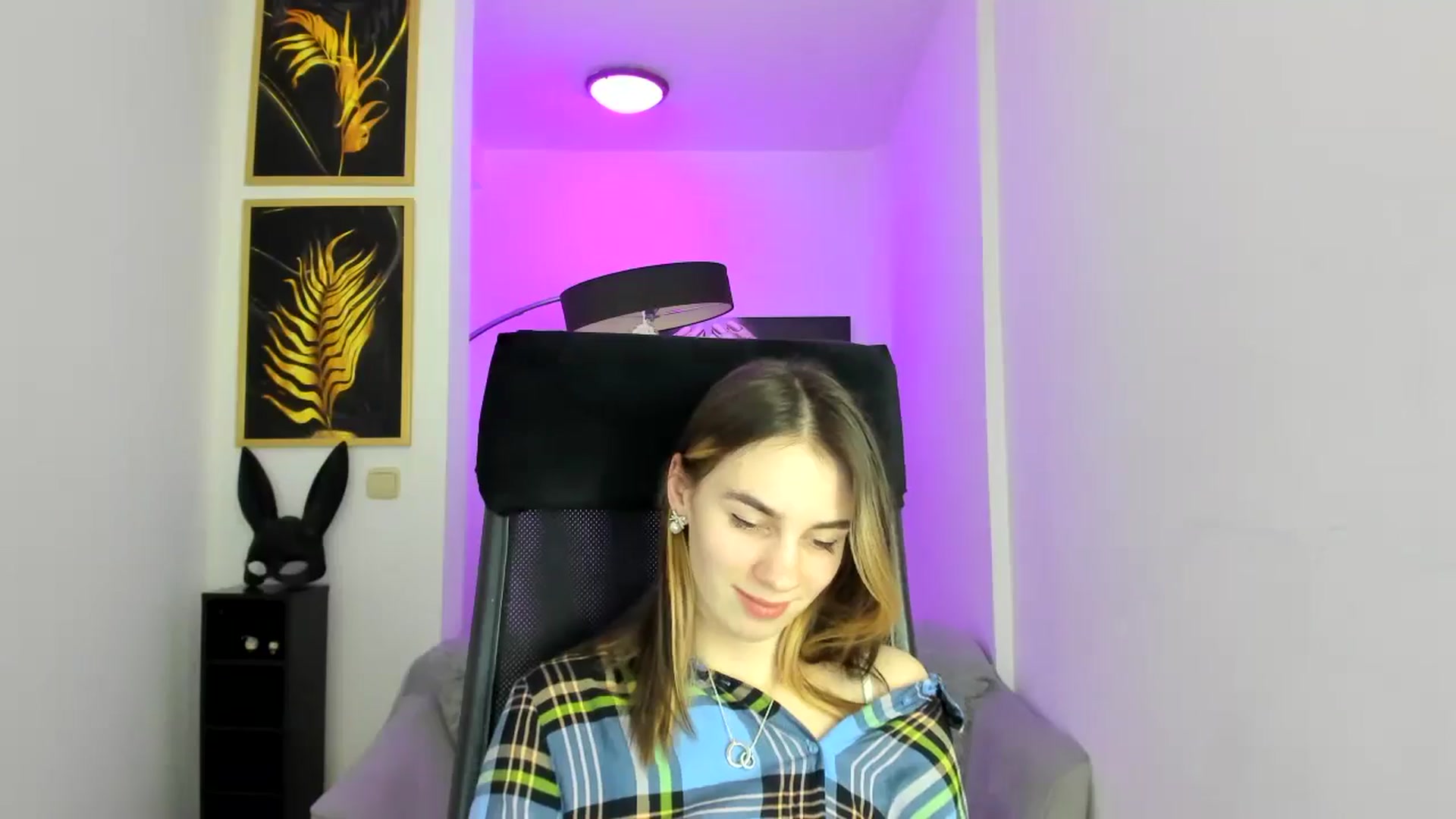 Gallery image thumbnail from MileyBee's myfreecams stream on, 12/26/2024, 16:28 image 19 of 20