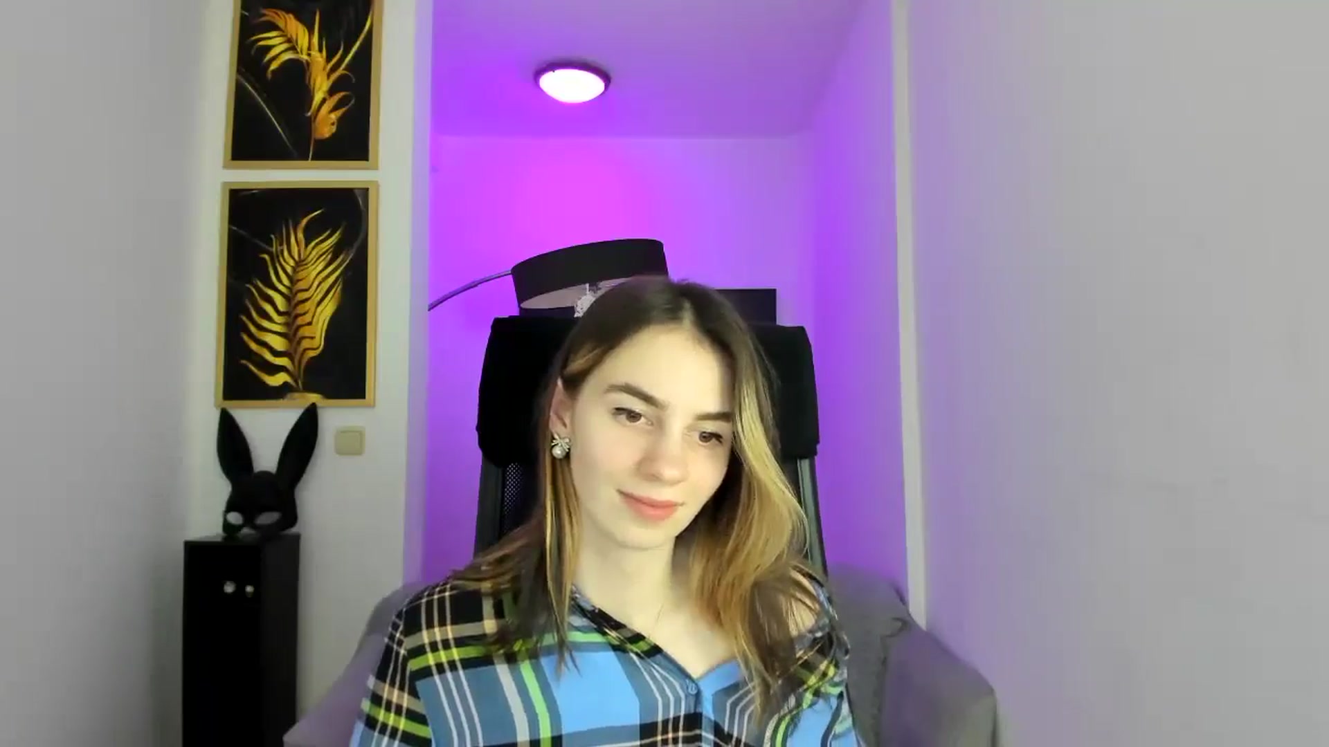 Gallery image thumbnail from MileyBee's myfreecams stream on, 12/26/2024, 16:28 image 11 of 20