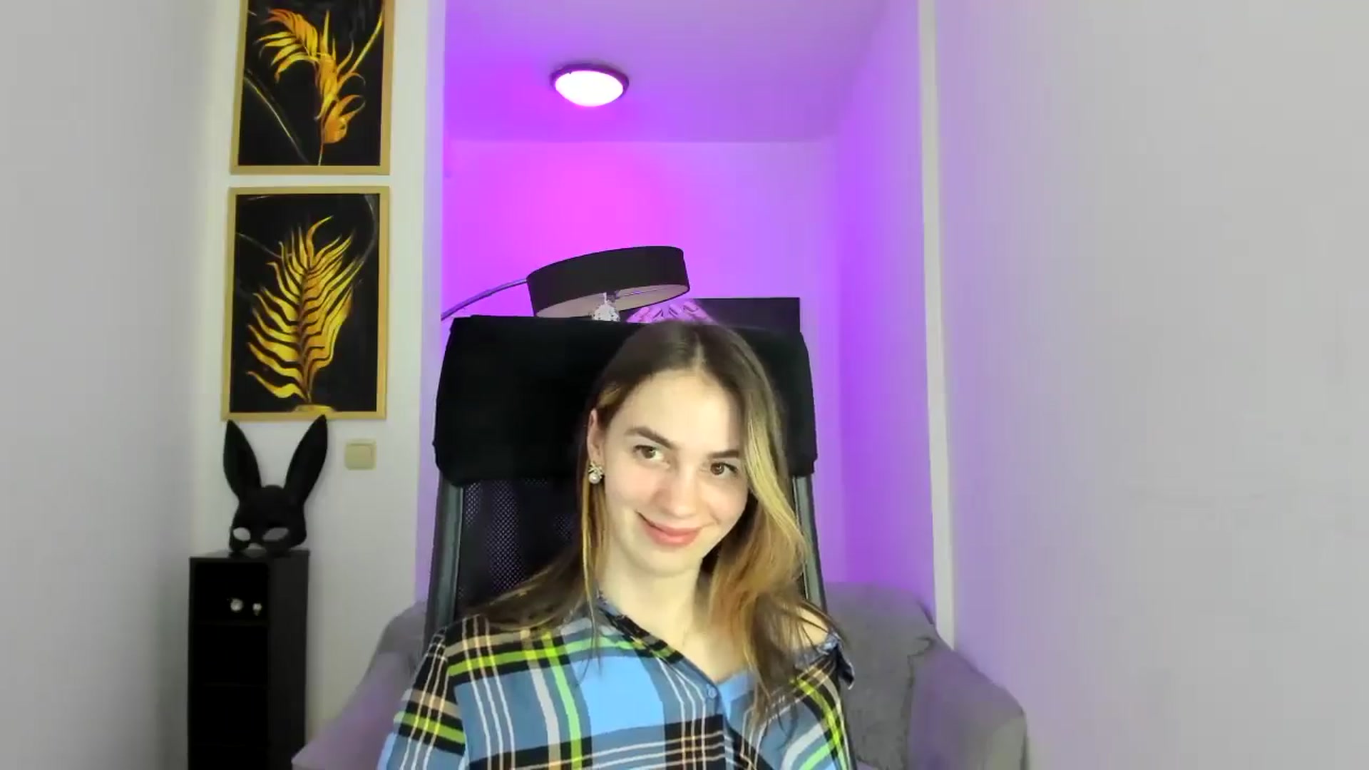 Gallery image thumbnail from MileyBee's myfreecams stream on, 12/26/2024, 16:28 image 8 of 20