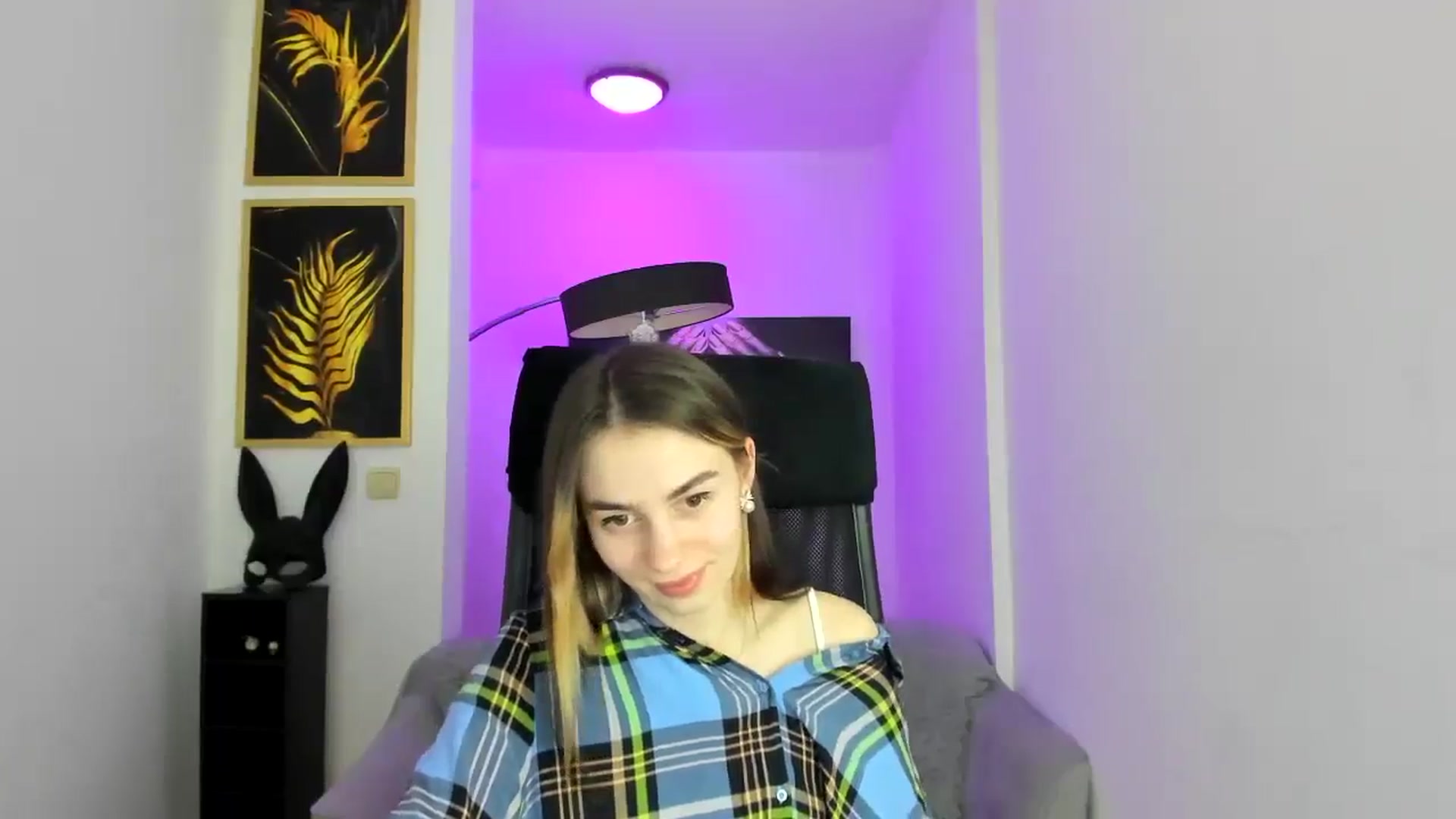 Gallery image thumbnail from MileyBee's myfreecams stream on, 12/26/2024, 16:28 image 2 of 20