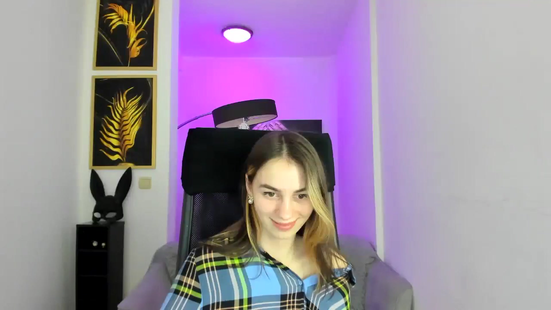 Gallery image thumbnail from MileyBee's myfreecams stream on, 12/26/2024, 16:28 image 9 of 20