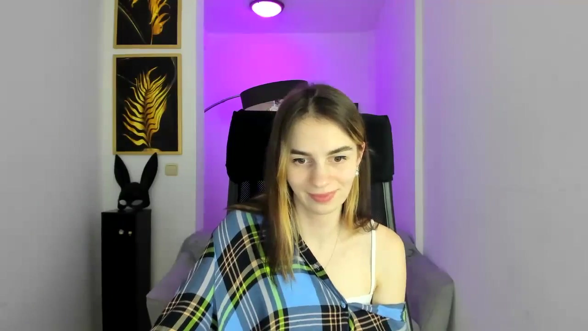 Gallery image thumbnail from MileyBee's myfreecams stream on, 12/26/2024, 18:11 image 13 of 20