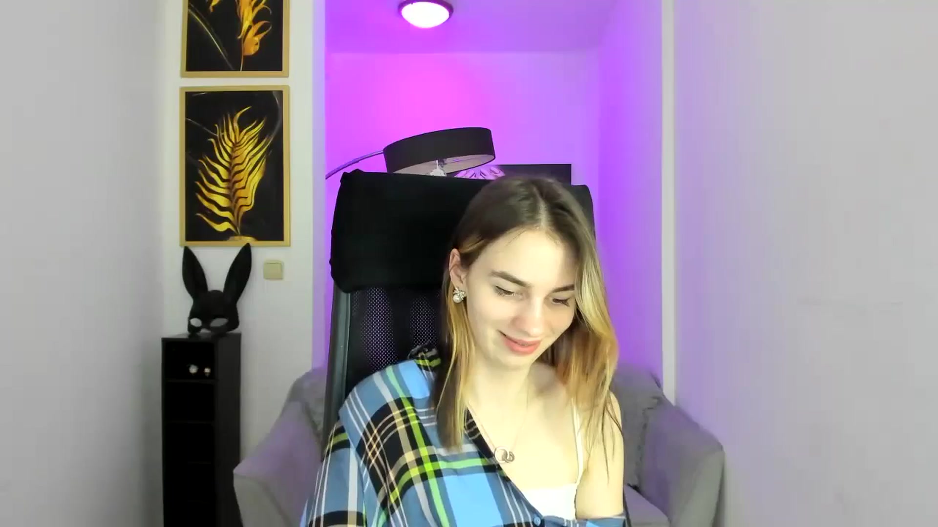 Gallery image thumbnail from MileyBee's myfreecams stream on, 12/26/2024, 18:11 image 1 of 20