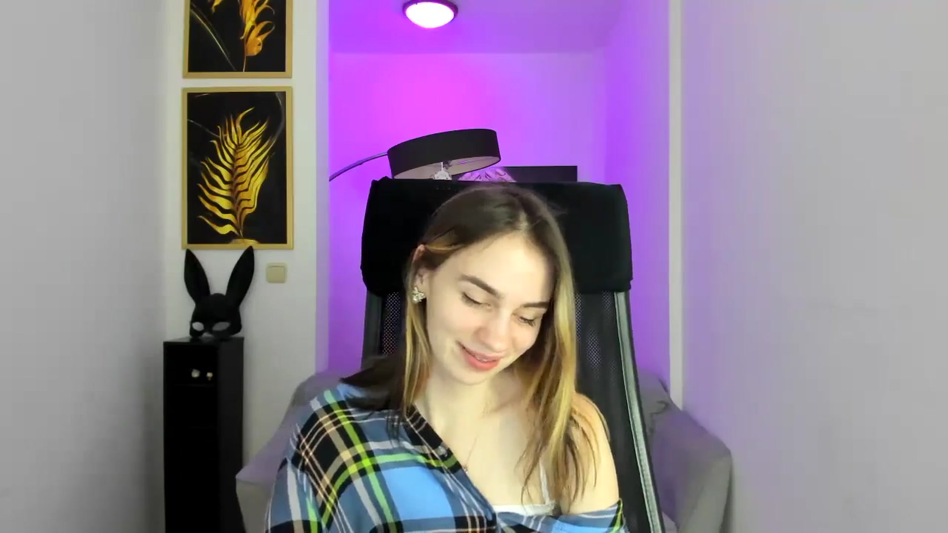 Gallery image thumbnail from MileyBee's myfreecams stream on, 12/26/2024, 18:11 image 20 of 20