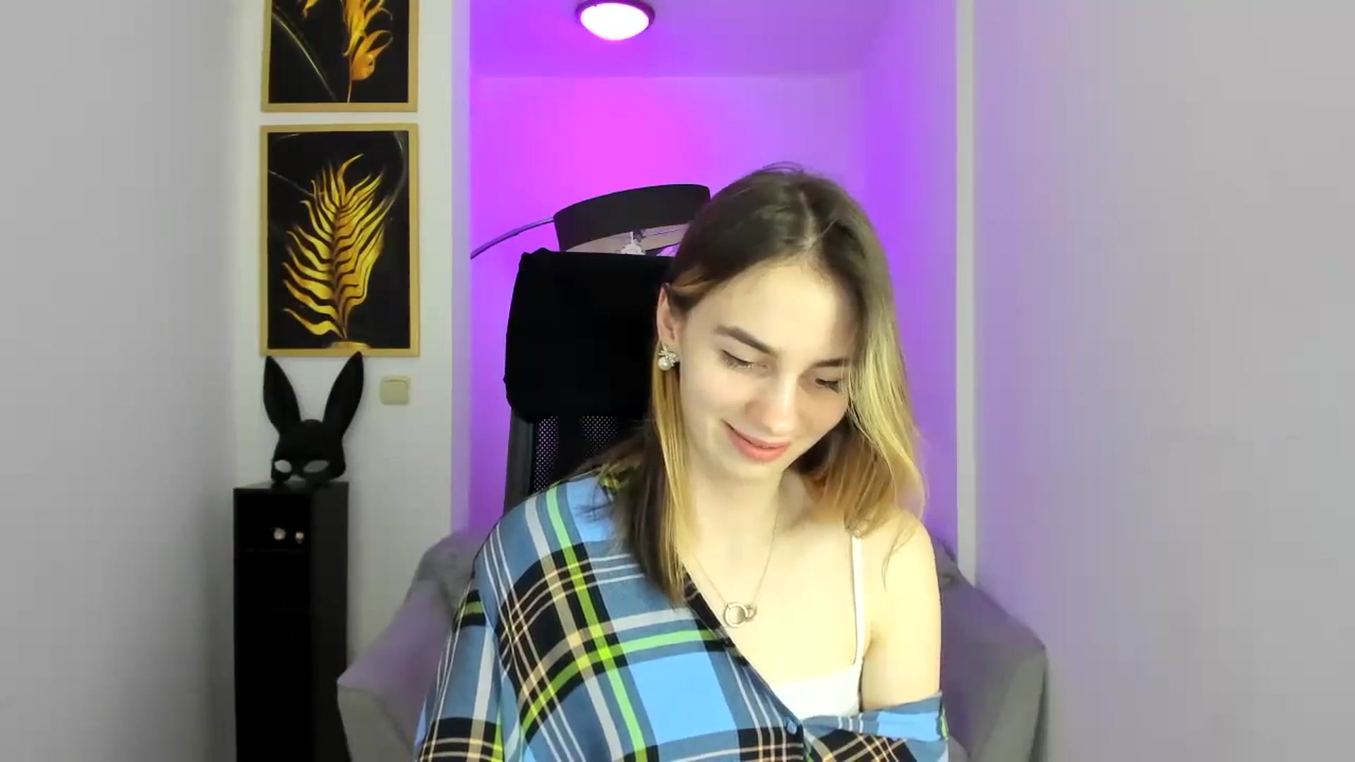 Gallery image thumbnail from MileyBee's myfreecams stream on, 12/26/2024, 18:11 image 8 of 20
