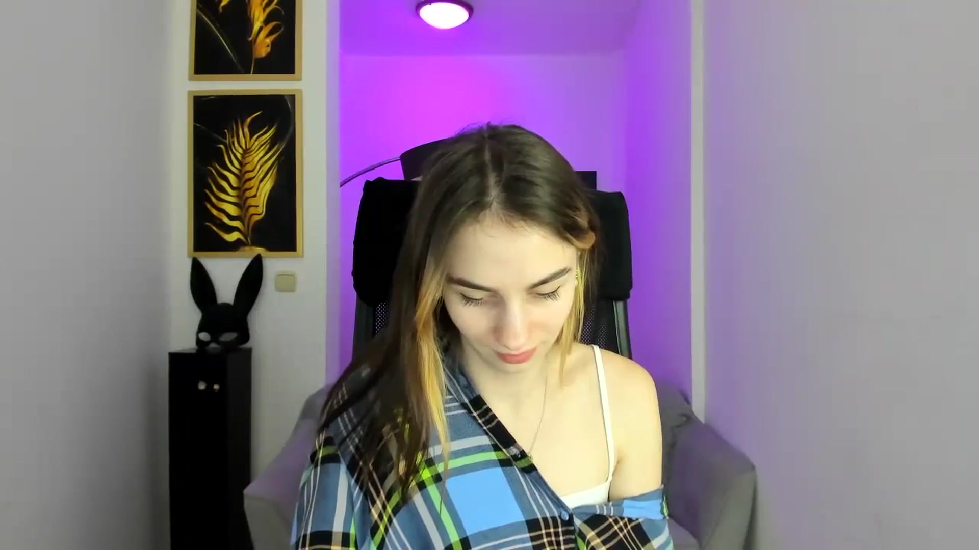 Gallery image thumbnail from MileyBee's myfreecams stream on, 12/26/2024, 18:11 image 10 of 20