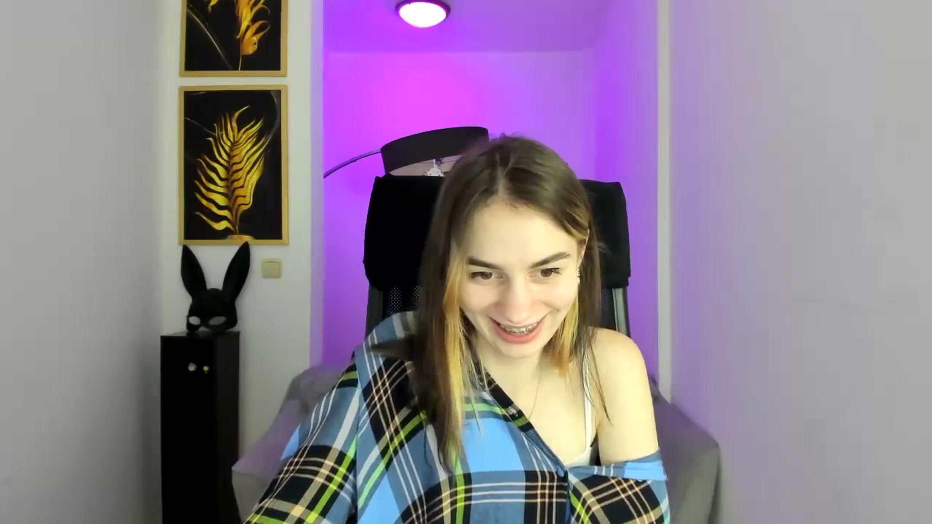 Gallery image thumbnail from MileyBee's myfreecams stream on, 12/26/2024, 18:11 image 14 of 20