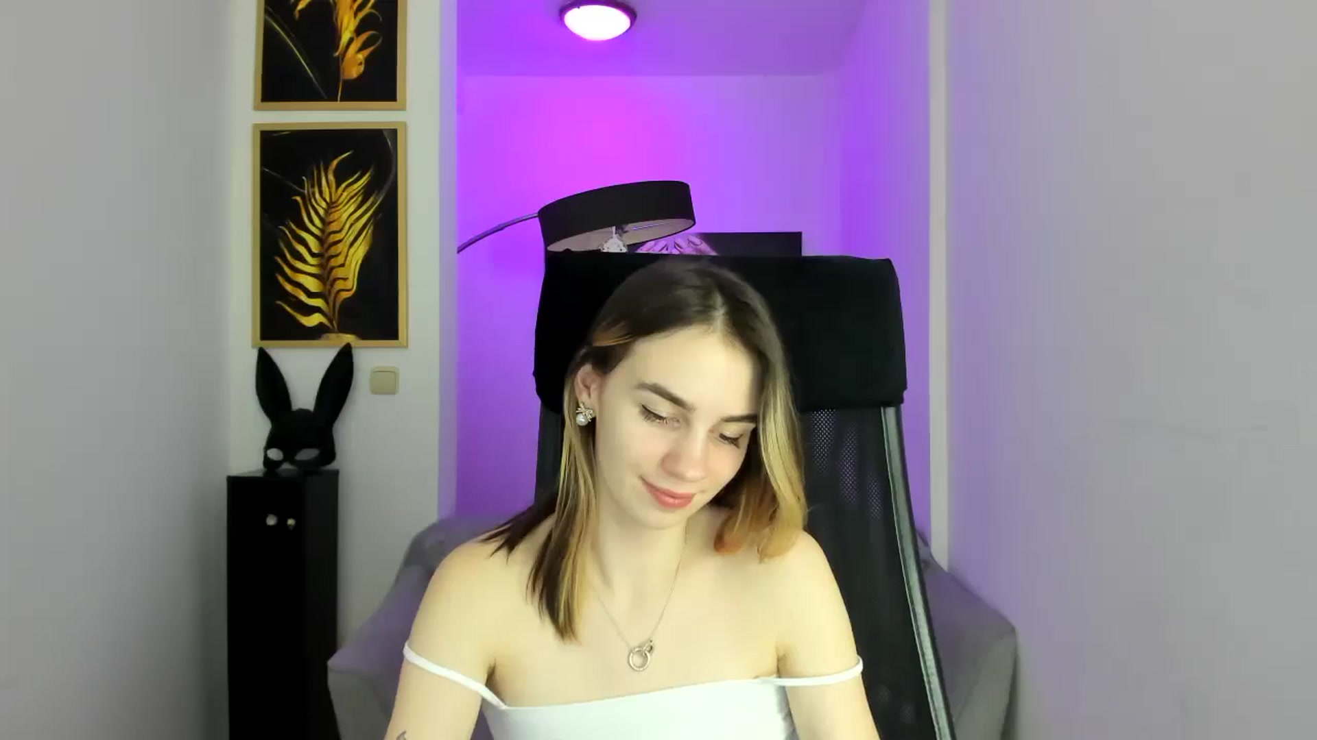Gallery image thumbnail from MileyBee's myfreecams stream on, 12/26/2024, 18:52 image 19 of 20