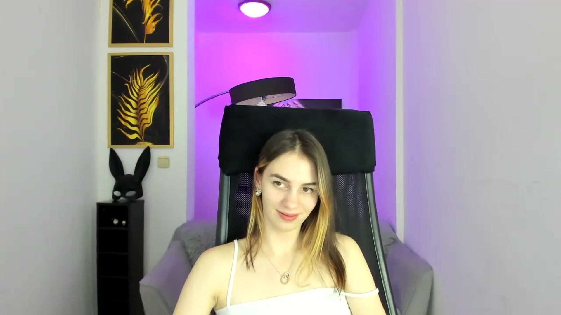 Gallery image thumbnail from MileyBee's myfreecams stream on, 12/26/2024, 18:52 image 2 of 20
