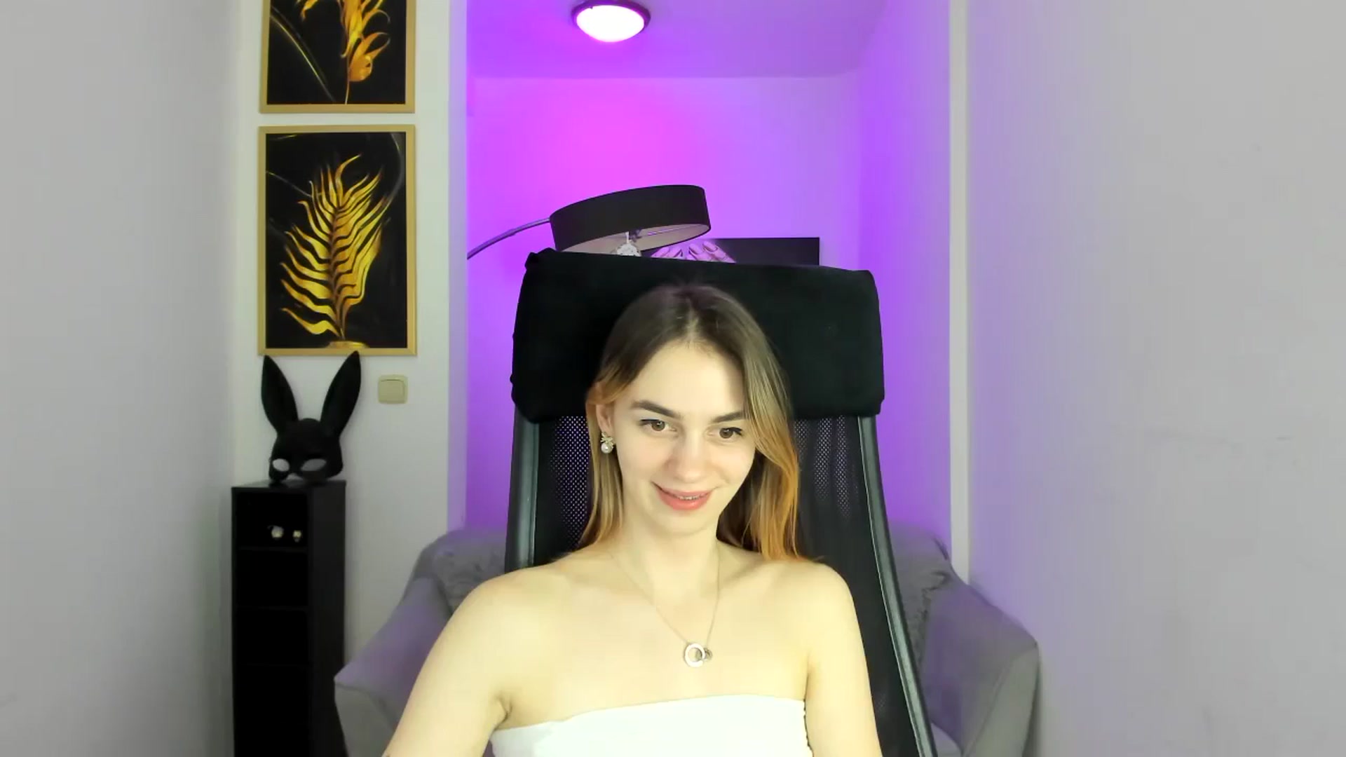 Gallery image thumbnail from MileyBee's myfreecams stream on, 12/26/2024, 19:23 image 7 of 20