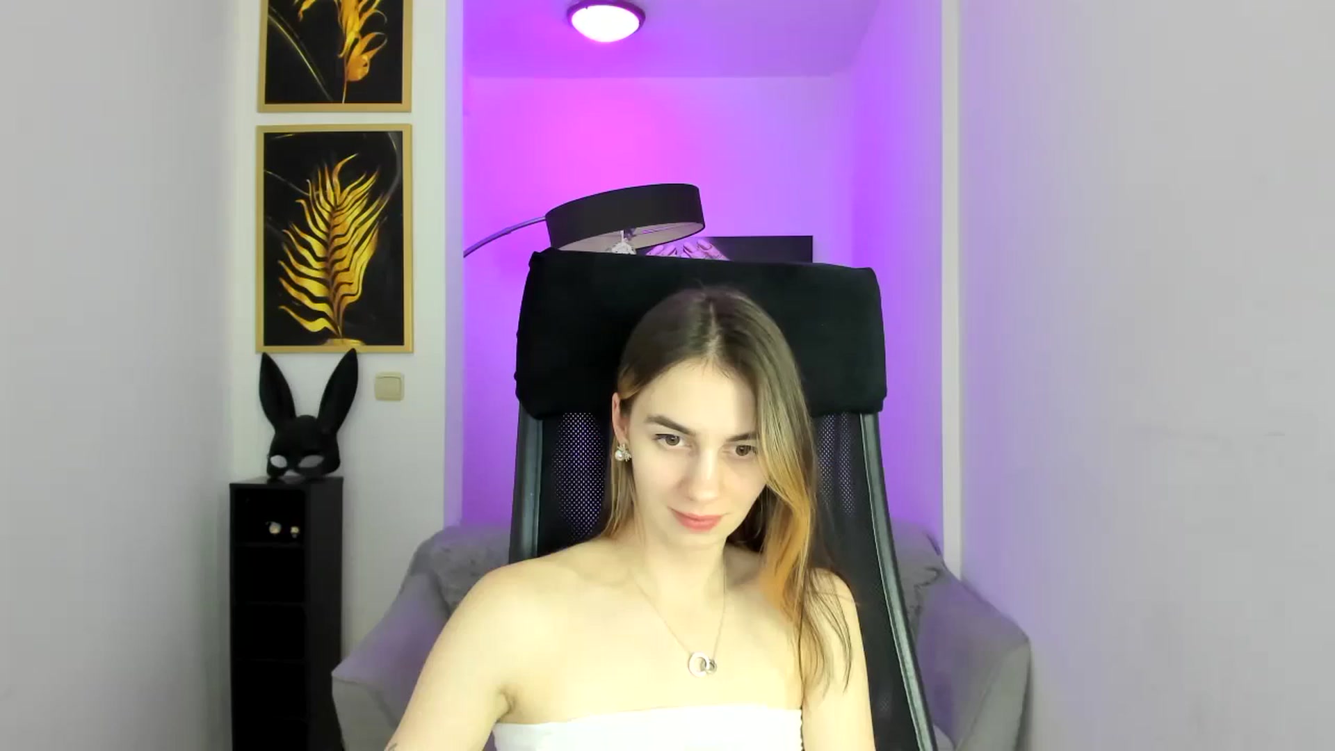 Gallery image thumbnail from MileyBee's myfreecams stream on, 12/26/2024, 19:23 image 10 of 20