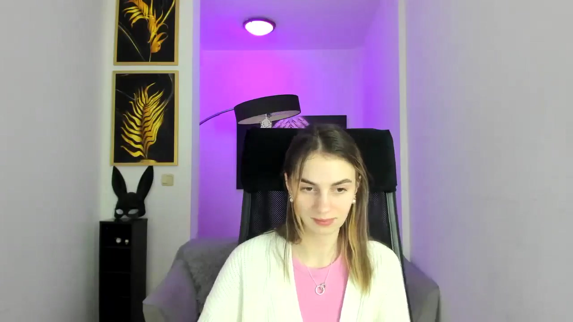 Gallery image thumbnail from MileyBee's myfreecams stream on, 12/27/2024, 15:34 image 15 of 20