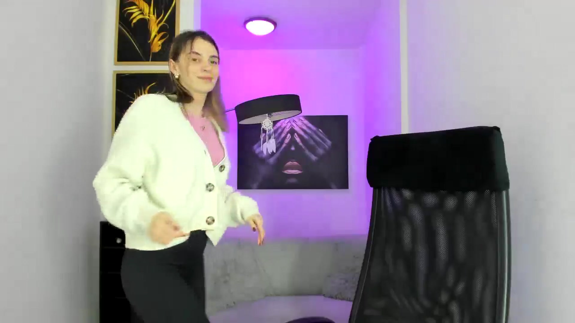 Gallery image thumbnail from MileyBee's myfreecams stream on, 12/27/2024, 15:34 image 20 of 20