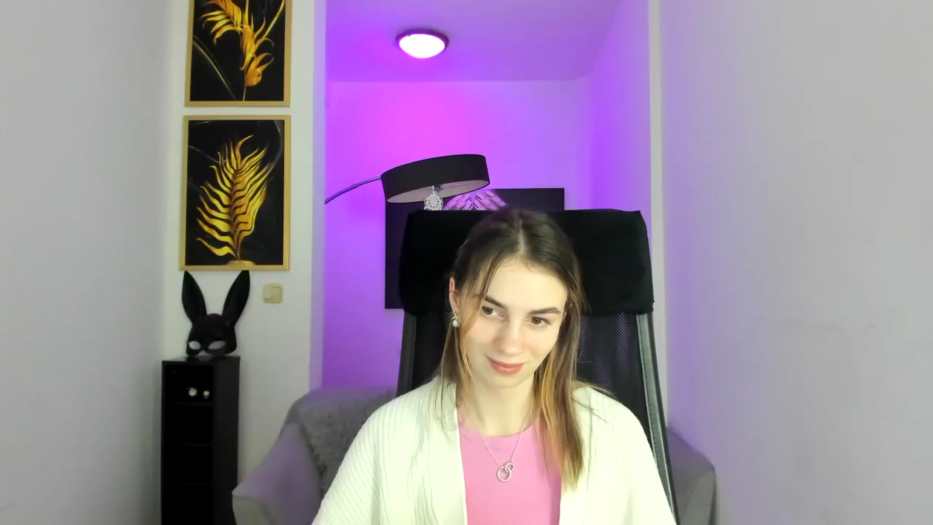 Gallery image thumbnail from MileyBee's myfreecams stream on, 12/27/2024, 15:34 image 12 of 20