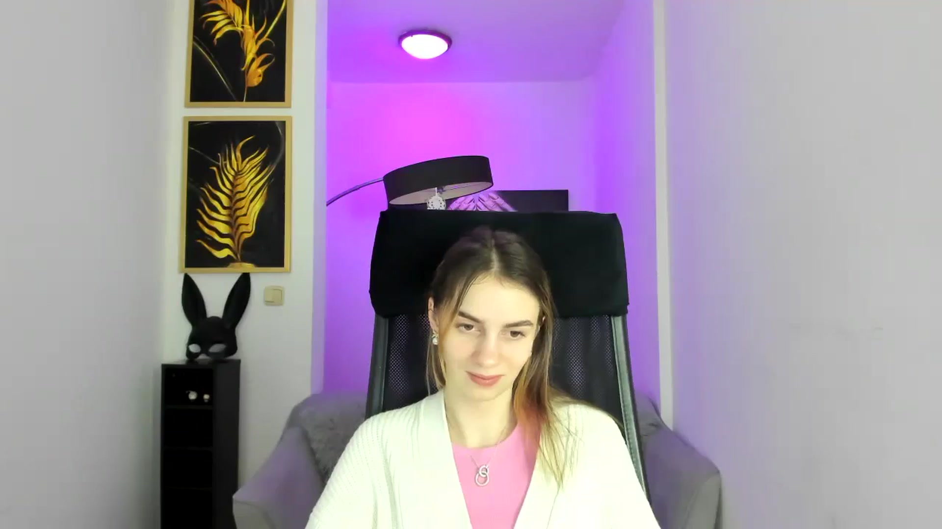 Gallery image thumbnail from MileyBee's myfreecams stream on, 12/27/2024, 15:34 image 5 of 20
