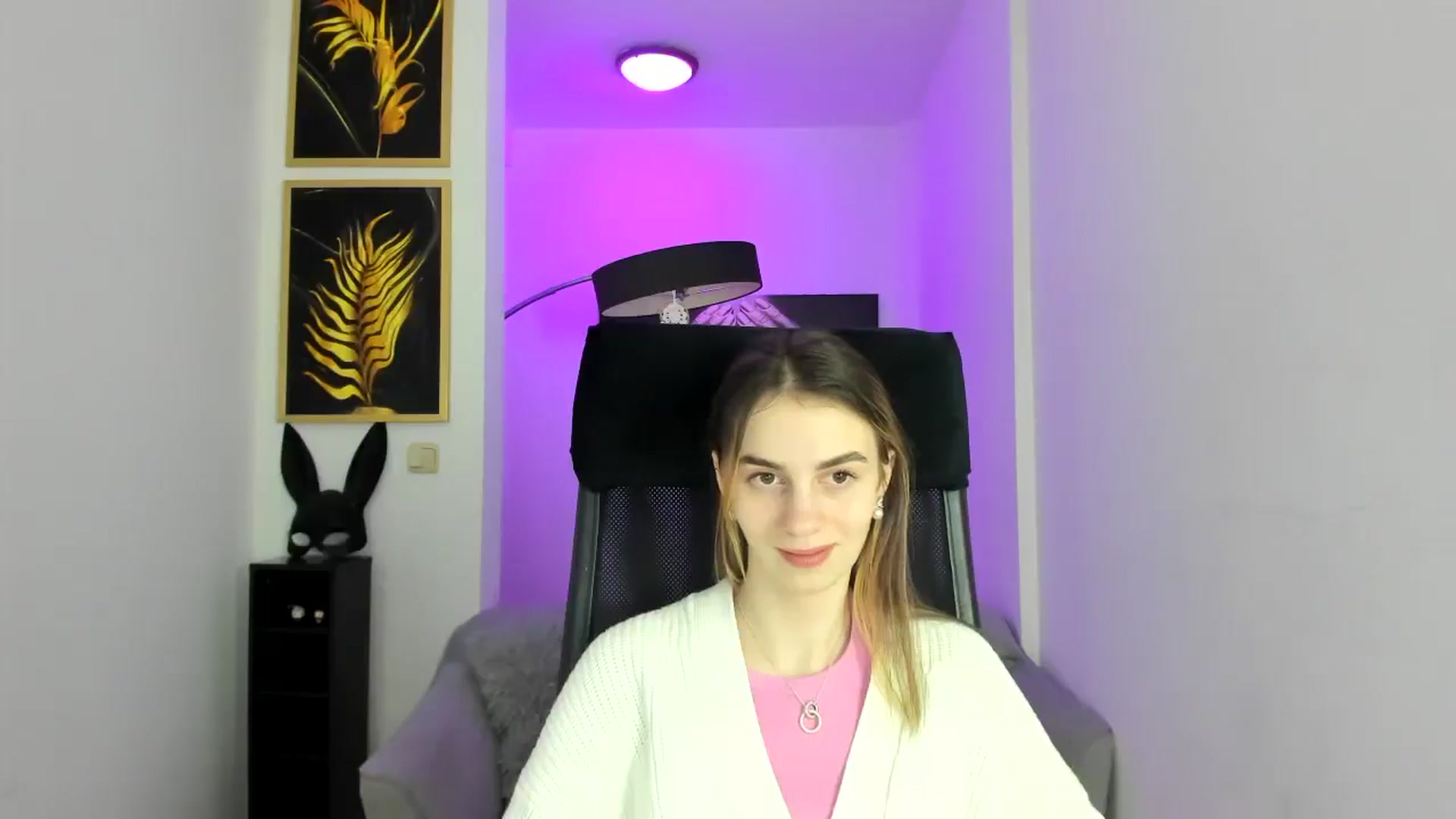 Gallery image thumbnail from MileyBee's myfreecams stream on, 12/27/2024, 15:34 image 4 of 20