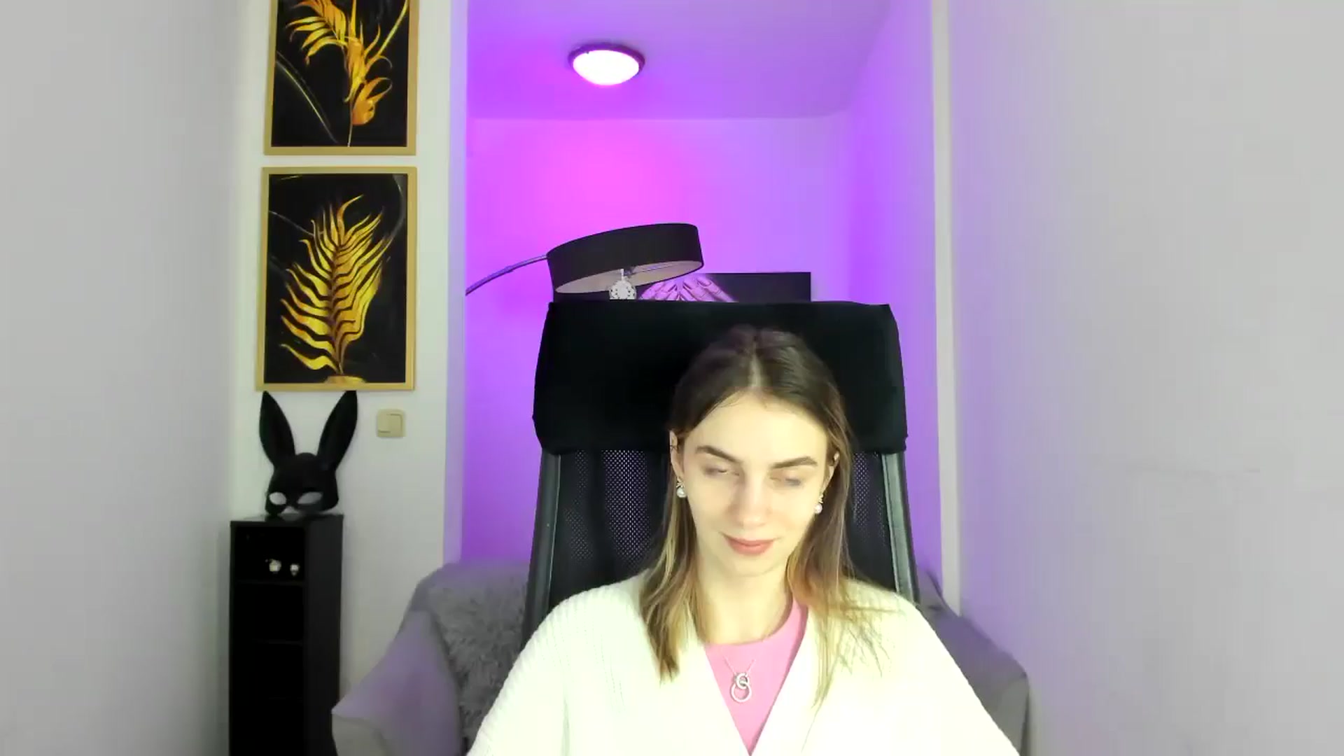 Gallery image thumbnail from MileyBee's myfreecams stream on, 12/27/2024, 15:34 image 1 of 20