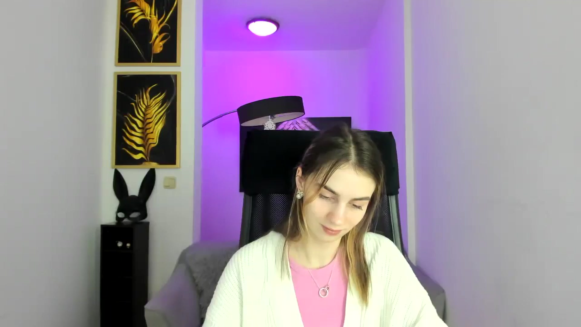 Gallery image thumbnail from MileyBee's myfreecams stream on, 12/27/2024, 15:34 image 13 of 20